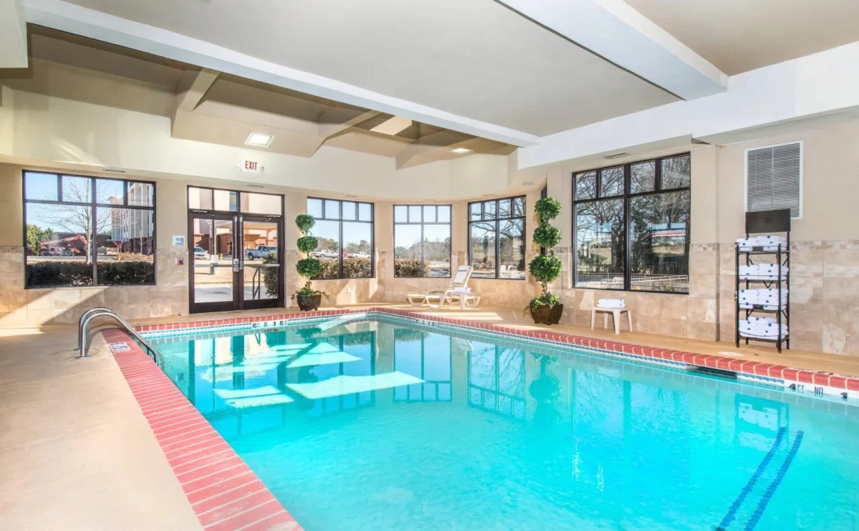 Holiday Inn Express Hotel & Suites Lavonia by IHG