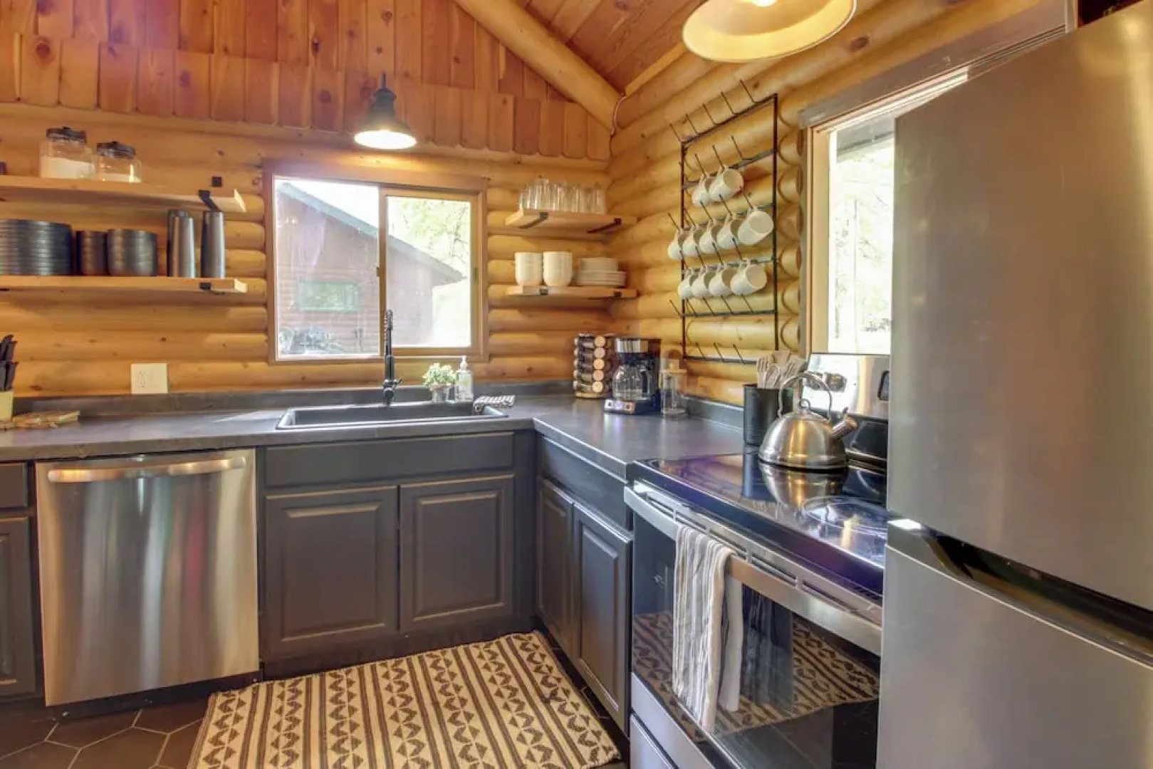 1 Mi to Beach & Lake: Breezy Point Cabin w/ Yard!