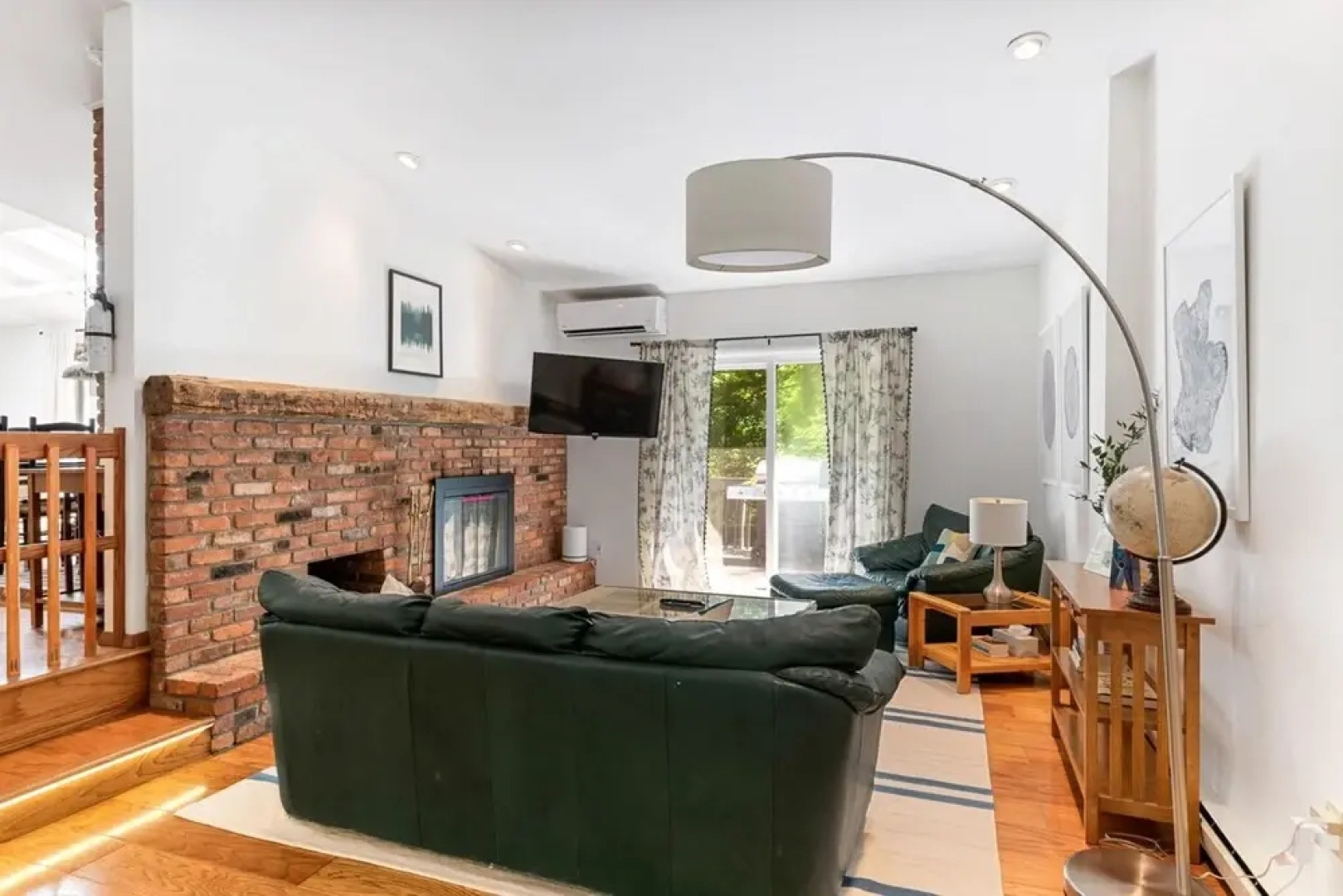 Lush Designer Retreat on Pond Near Rhinebeck