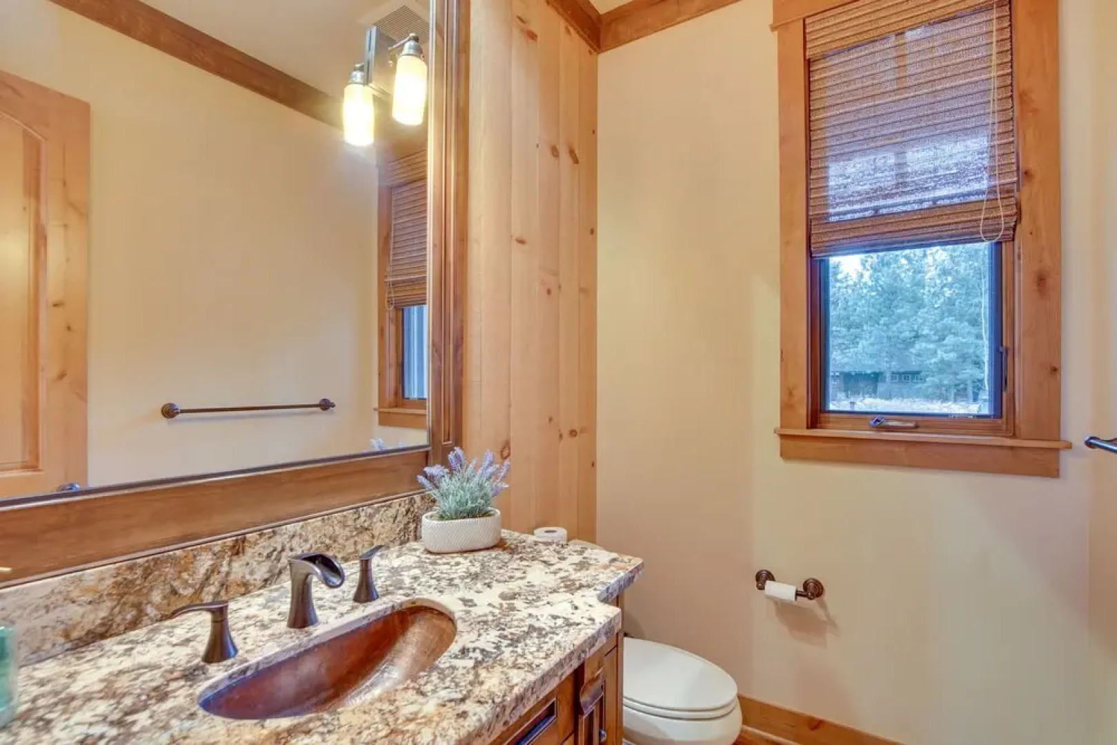 Spacious Cle Elum Cabin on Golf Course w/ Hot Tub!