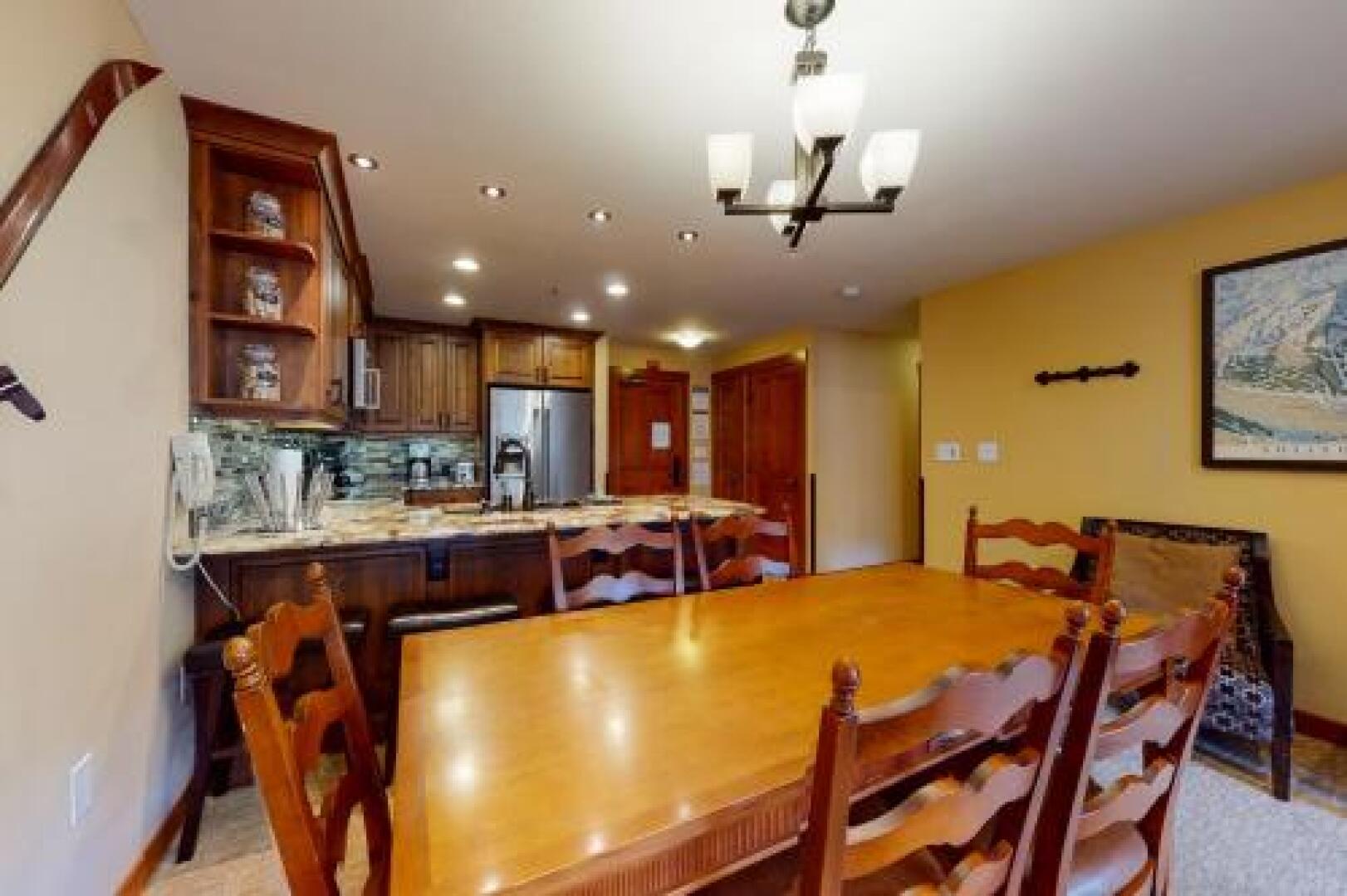 Powderhorn Lodge 408: Rustic Mountain Suite