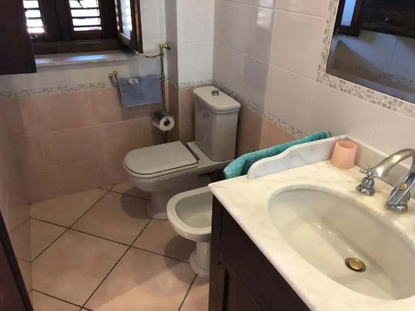 andrew's apartment - mulinia residence