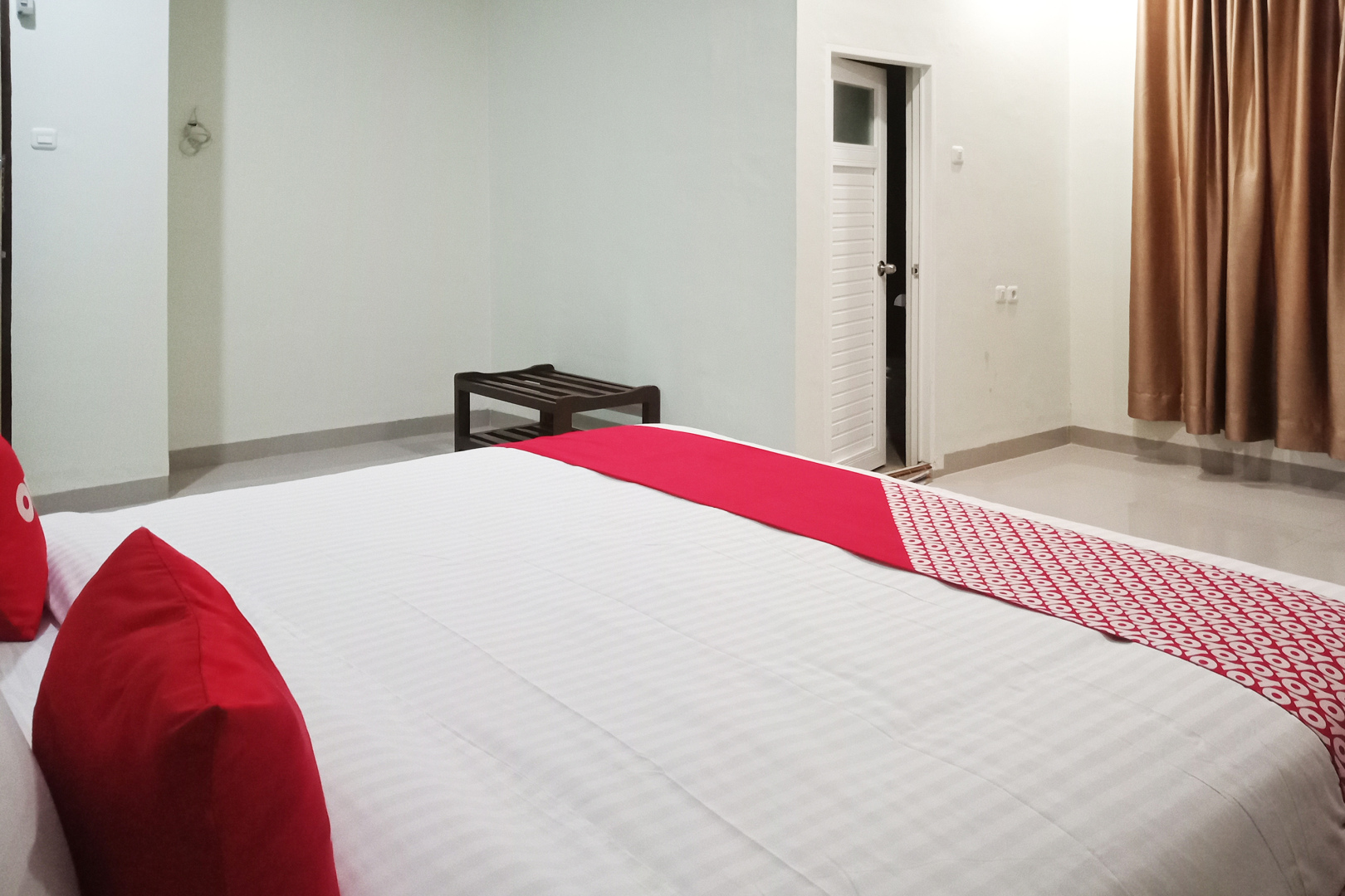 OYO 2382 Wisata Hotel