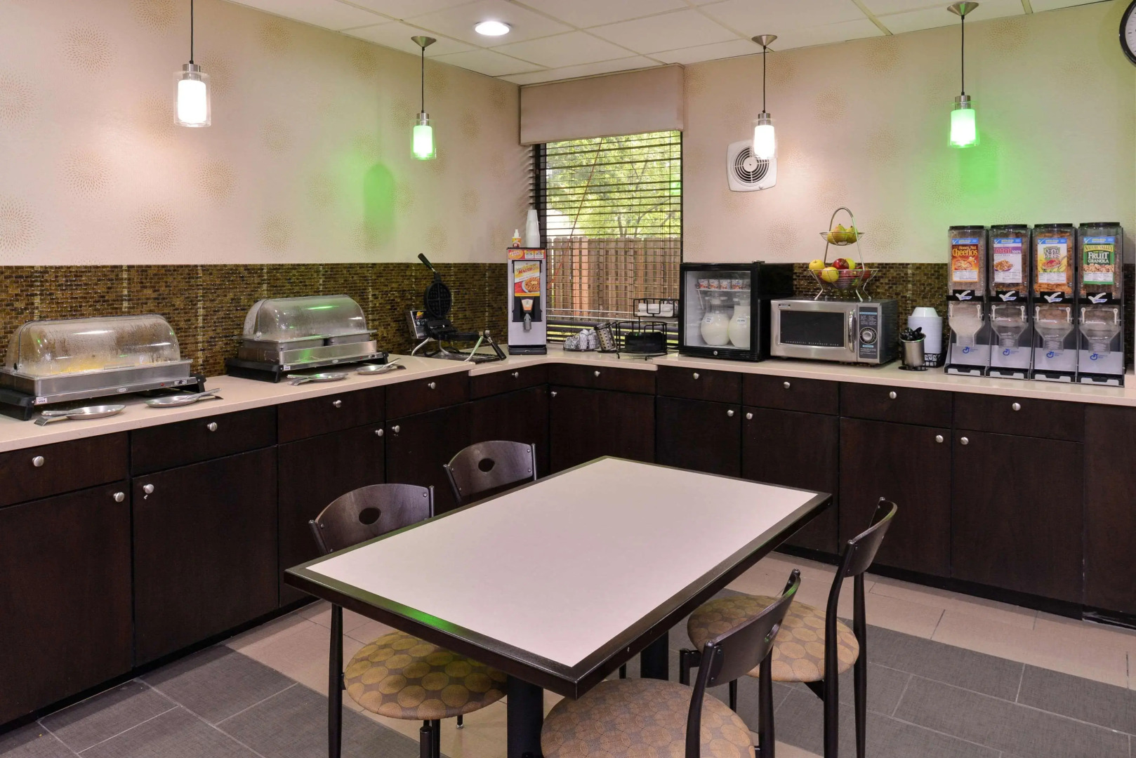 Best Western Plus Richmond Airport Hotel
