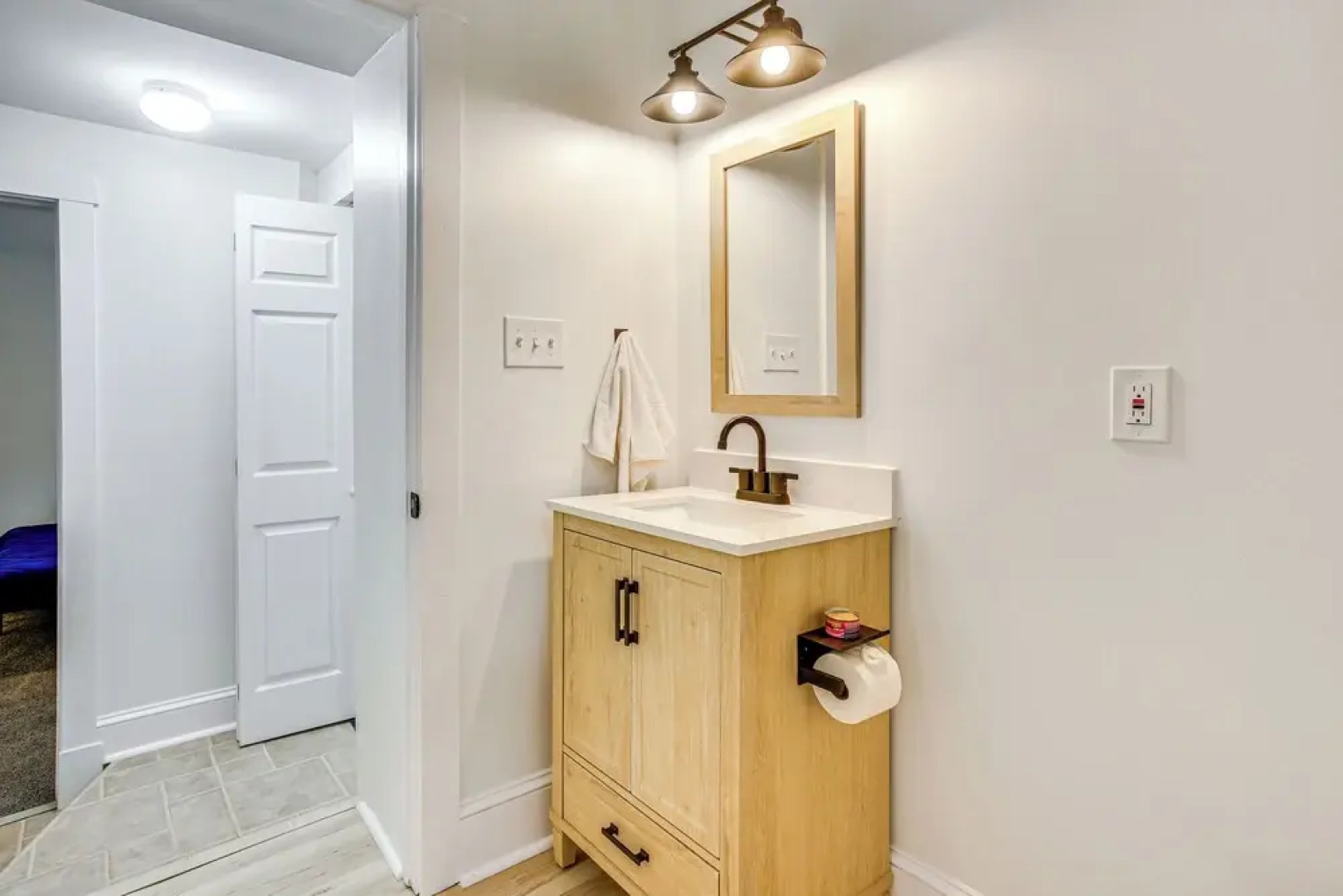 Walk to Beach: Somers Point Apartment!