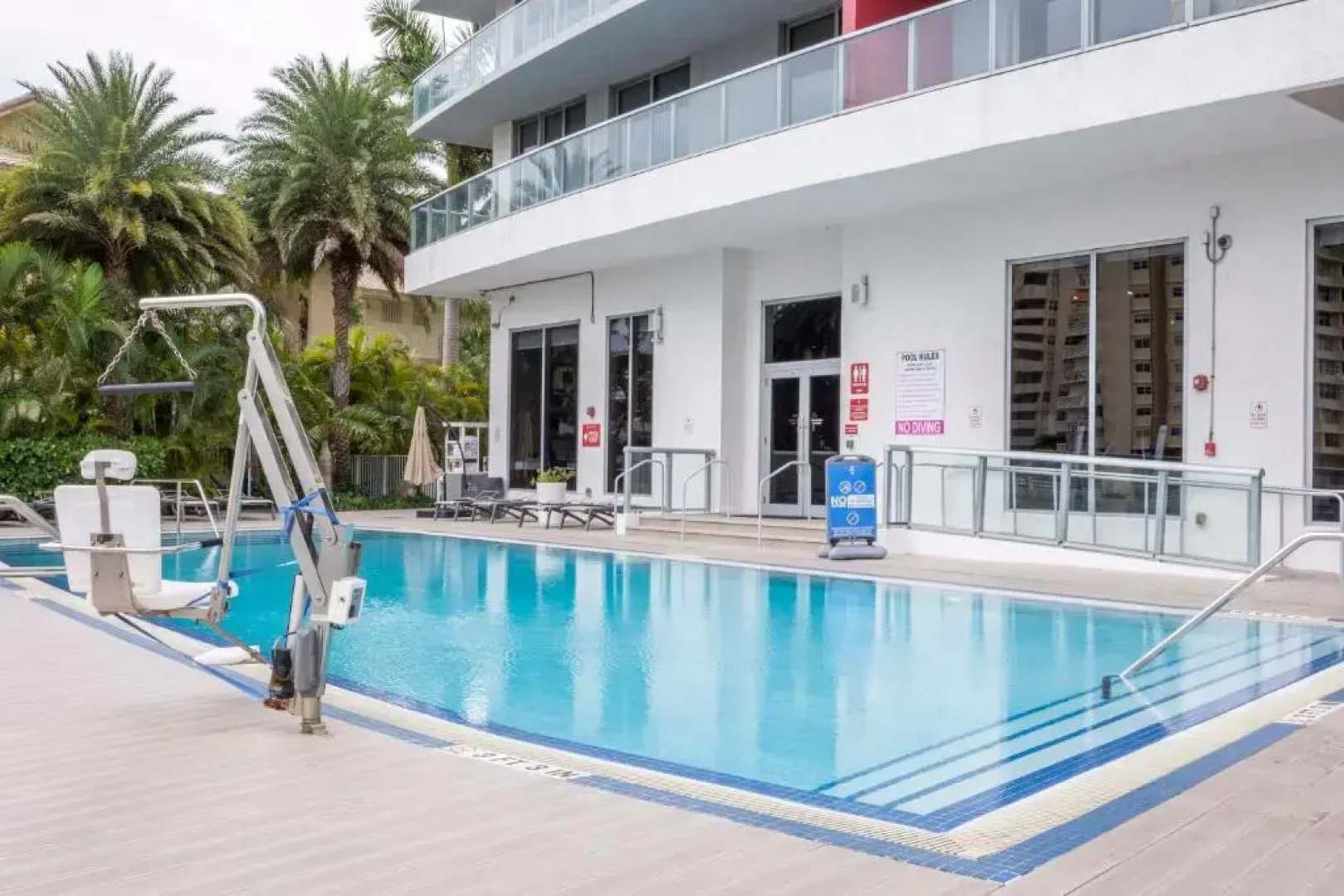 Breathless 3 Bedroom Private Rooftop apt 1101