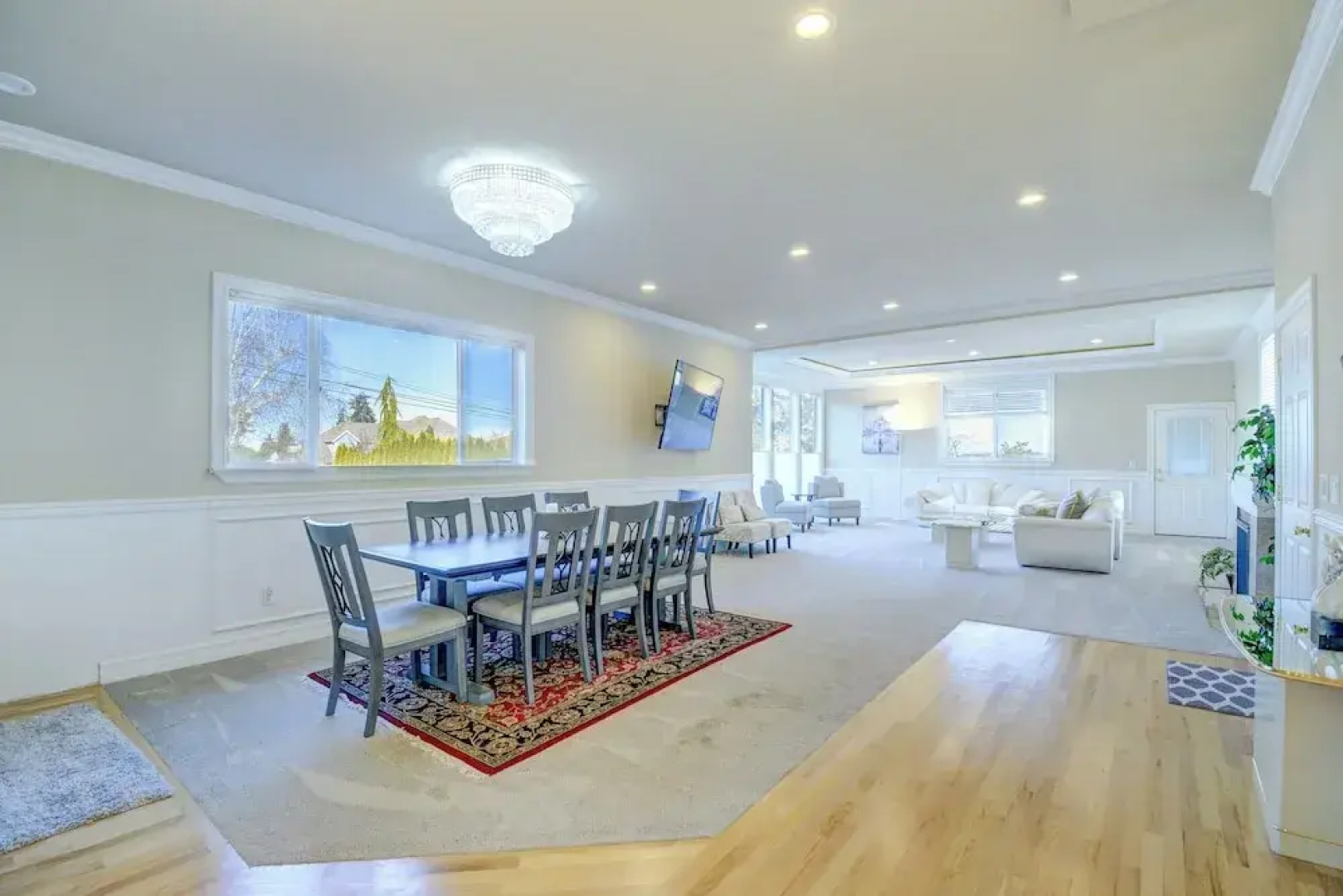 Luxe Federal Way Rental - Walk to the Water!