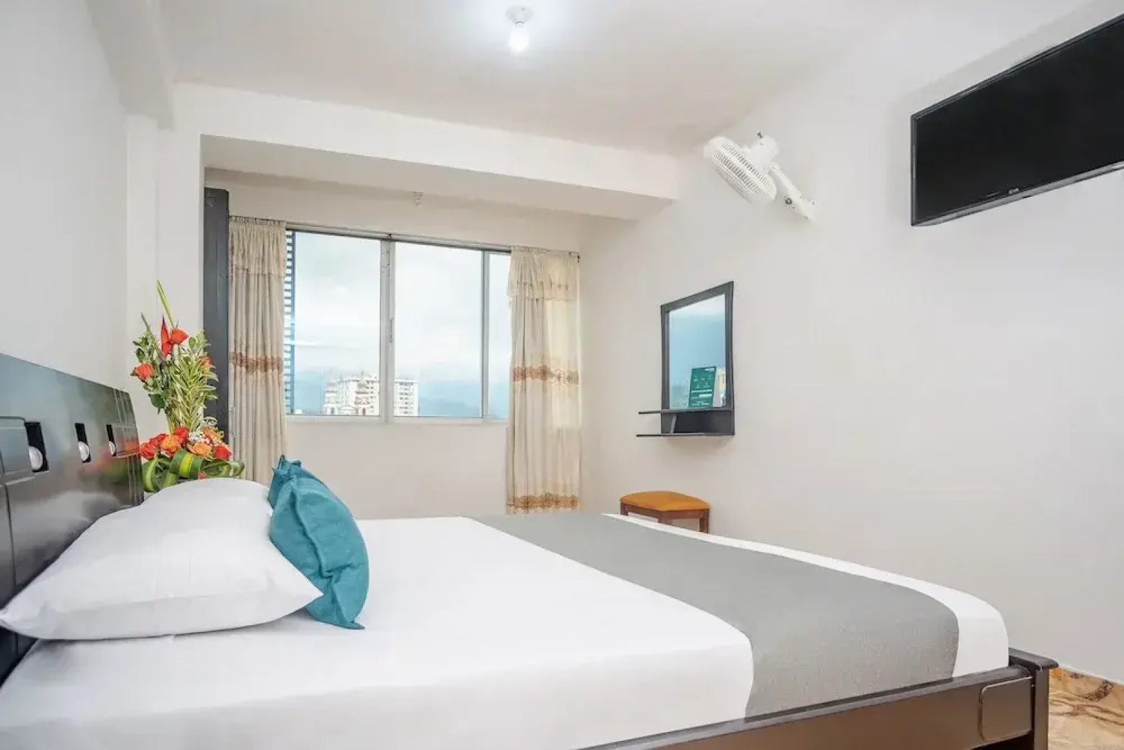 Ayenda 1910 Gold Plaza