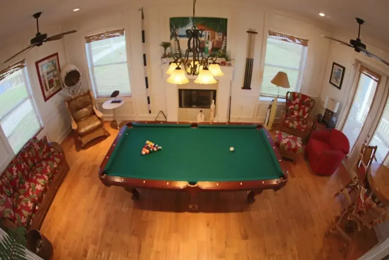 The Ritz Of Crystal Beach 6 Bedroom Home by RedAwning