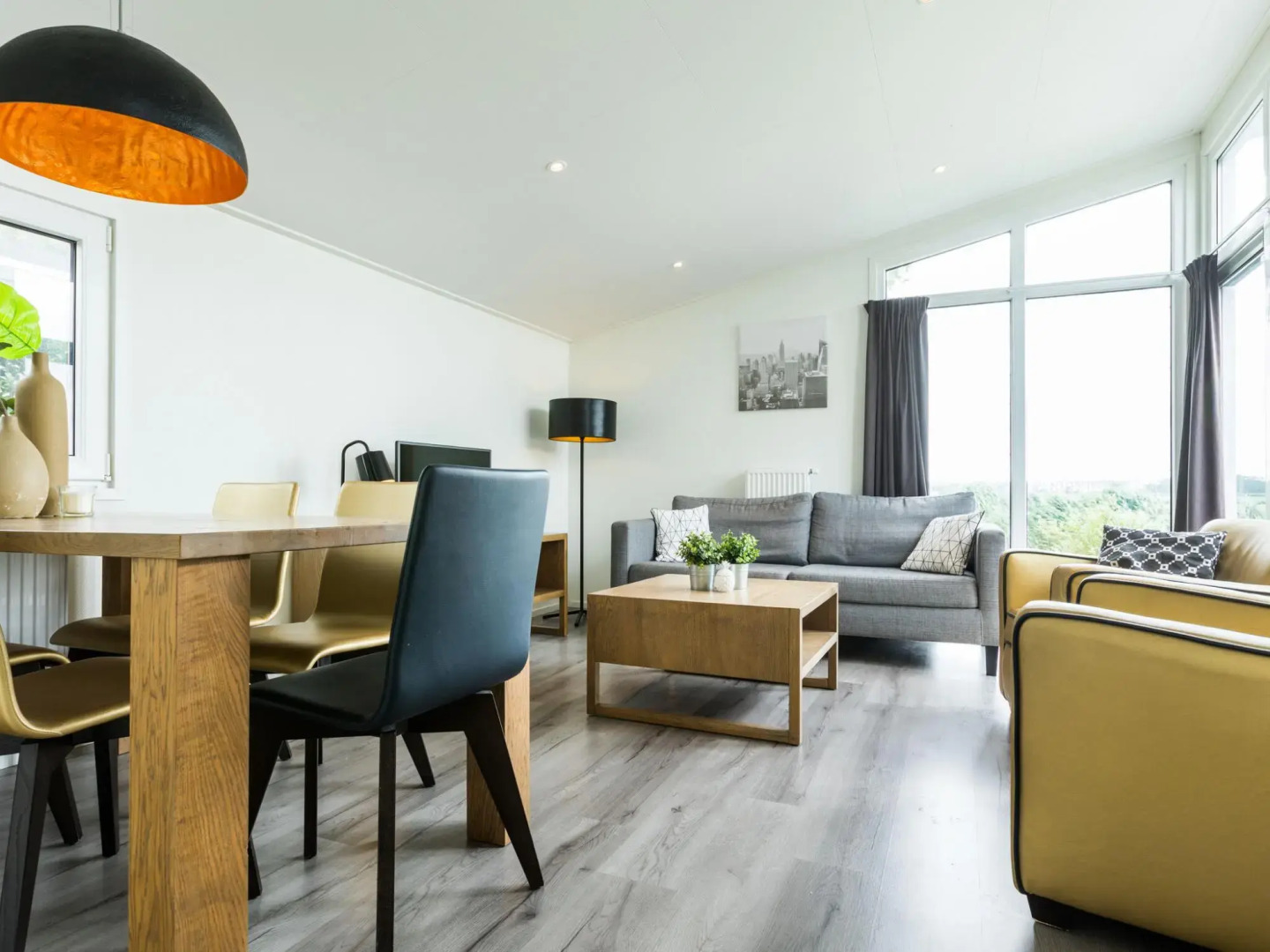 Detached, light chalet with dishwasher not far from Hoorn