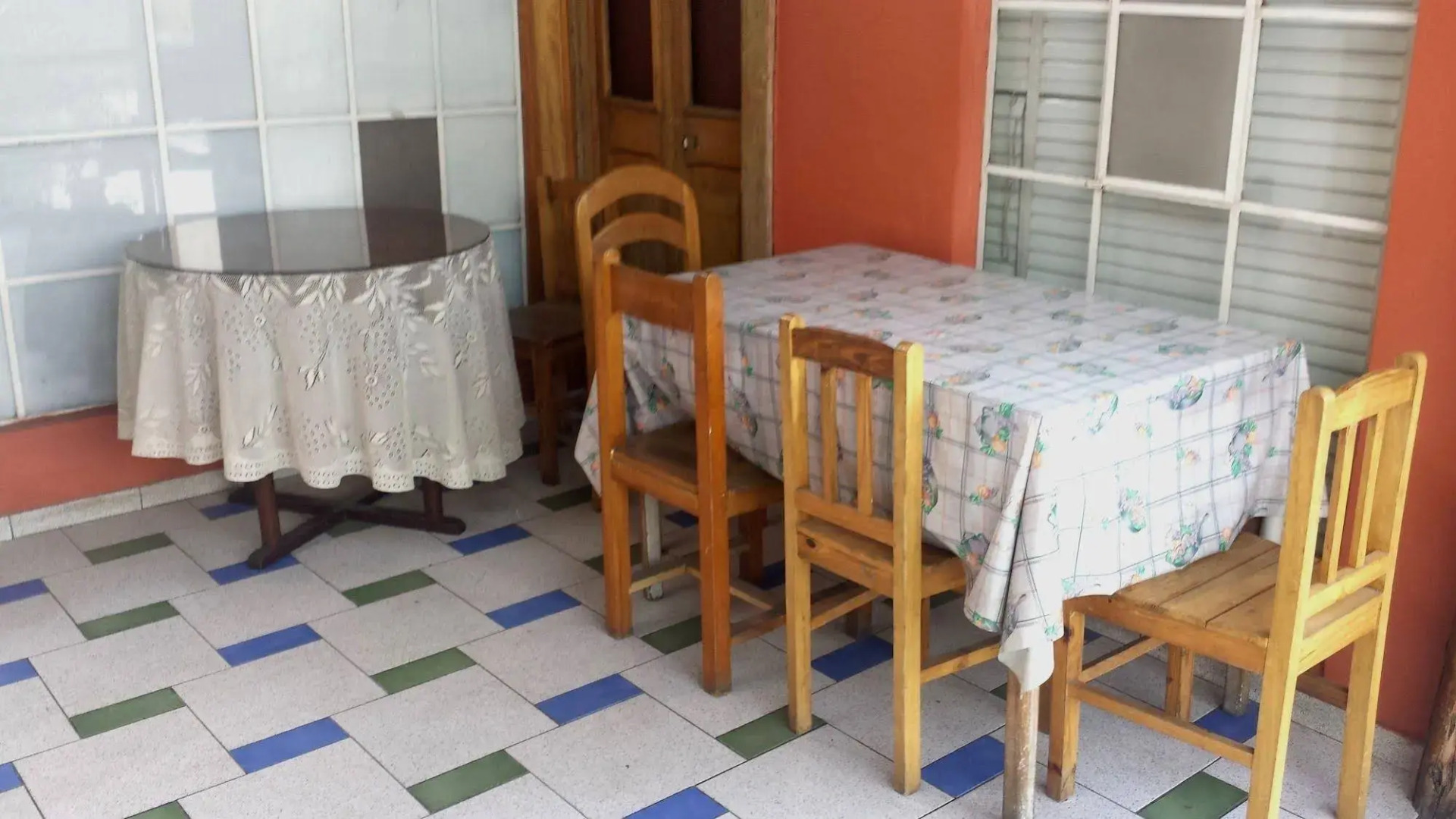 Hostal Lluvia de Oro