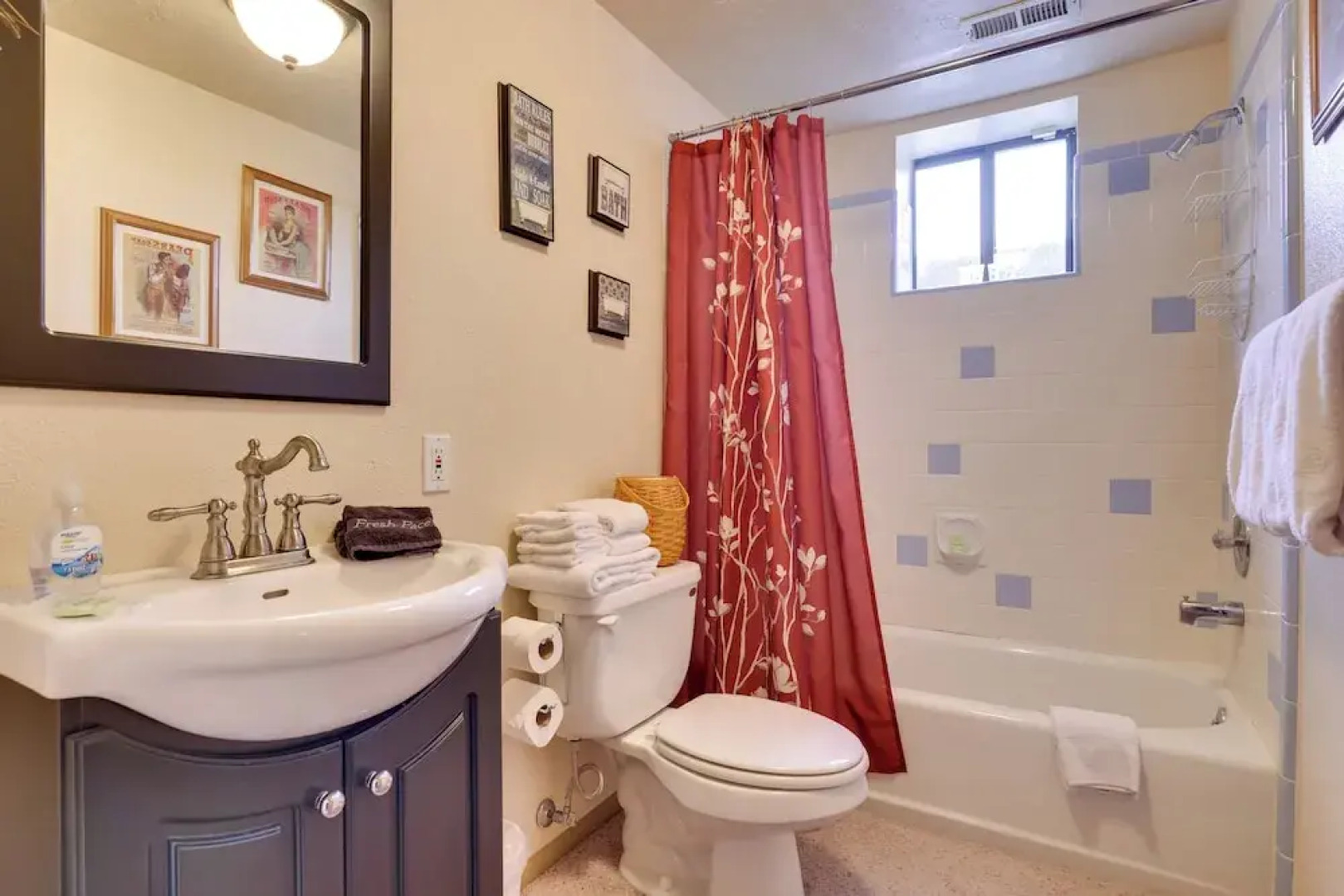 Parowan Escape With 2 Game Rooms, Deck & Yard!