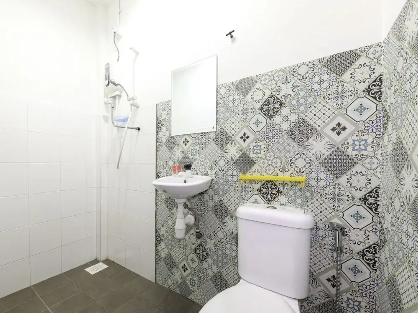 OYO 696 Bata Merah Boutique Hotel