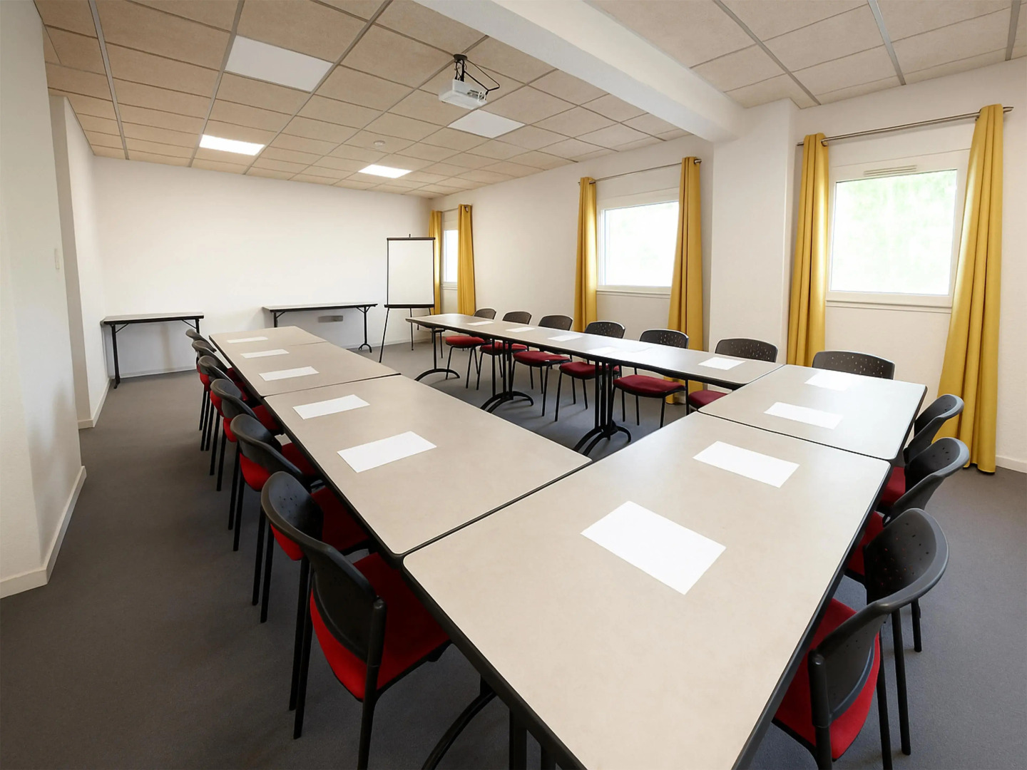 Campanile NATURE - Clermont Ferrand Nord Riom