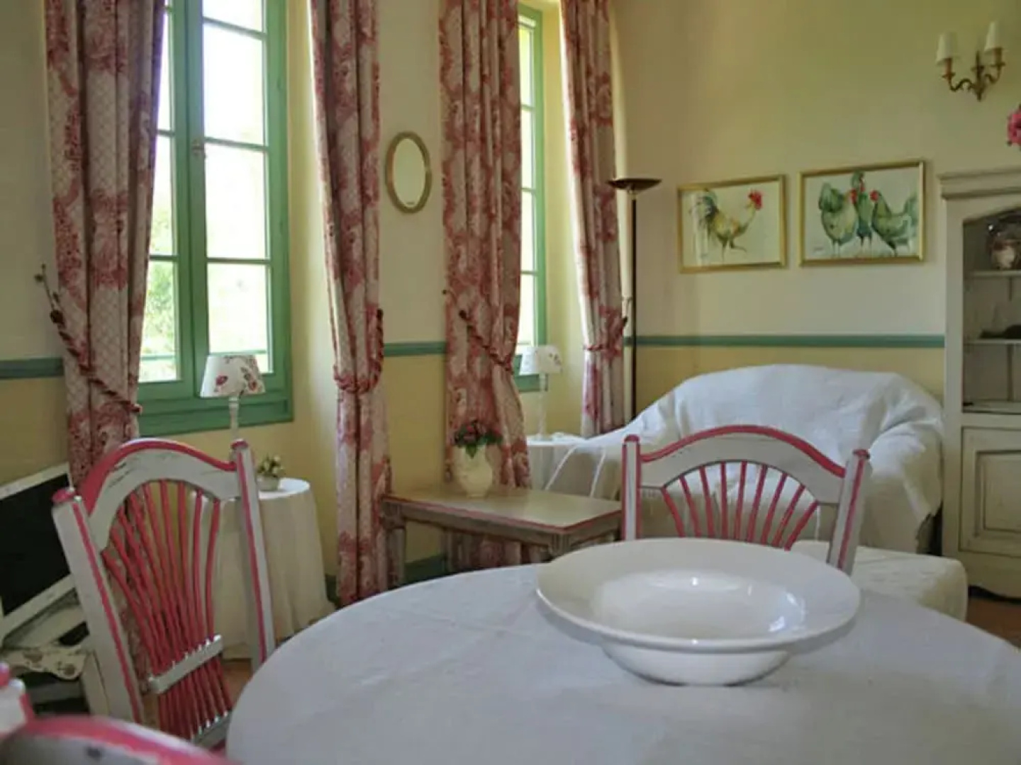 Cosy Flat in a Drome Chateau With Pool
