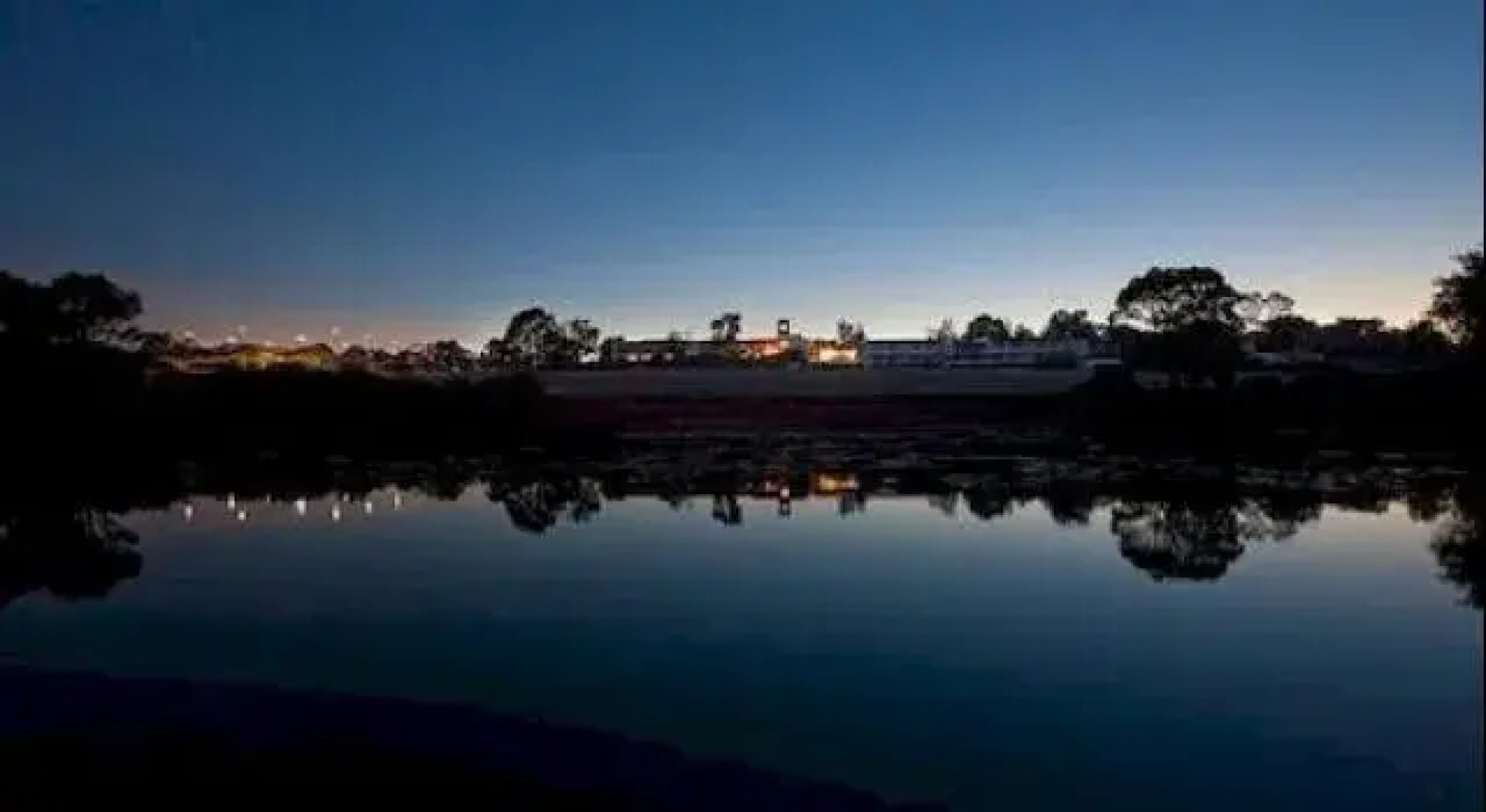 Deakin Management Centre