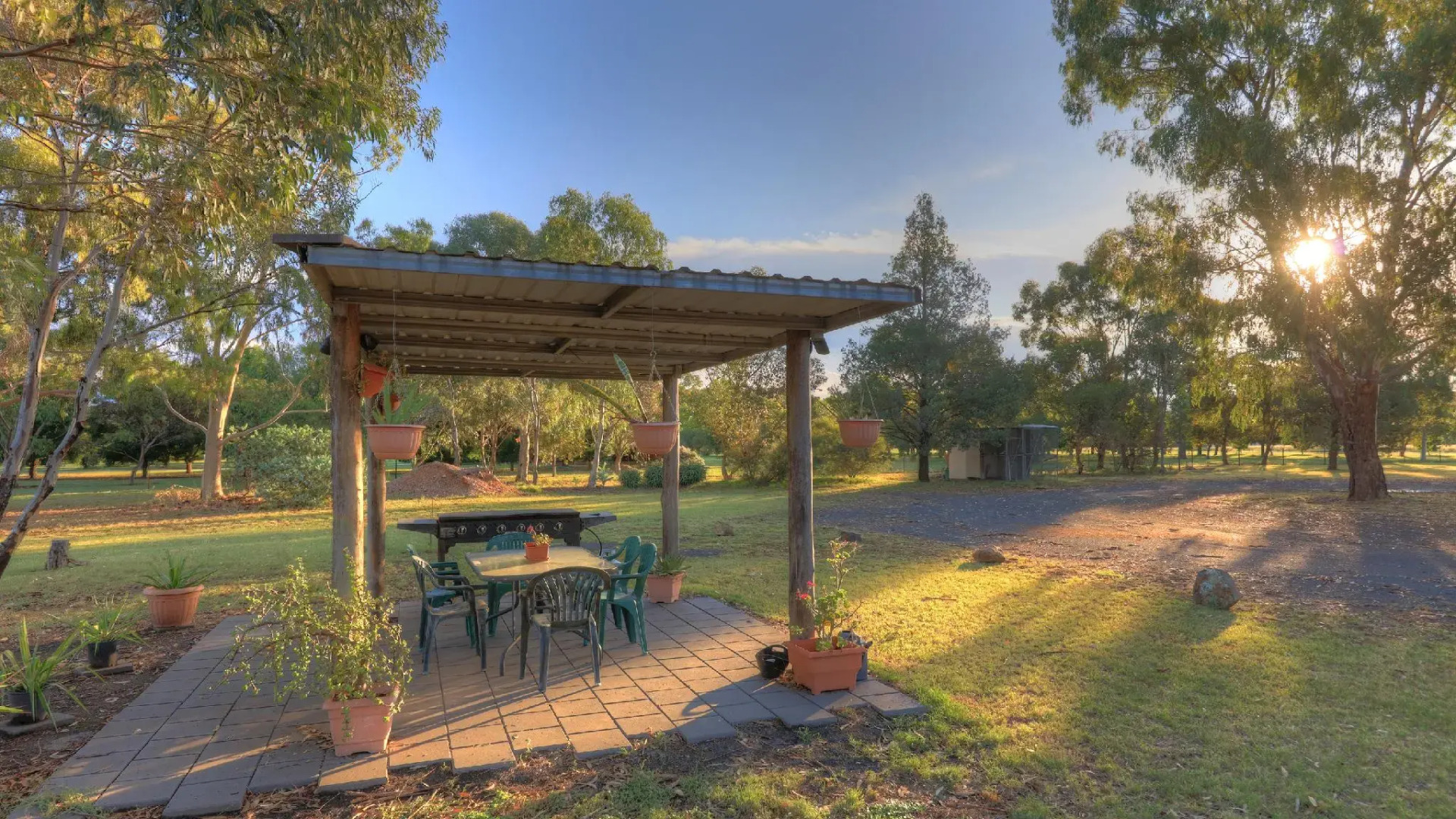 Castlereagh Motor Inn