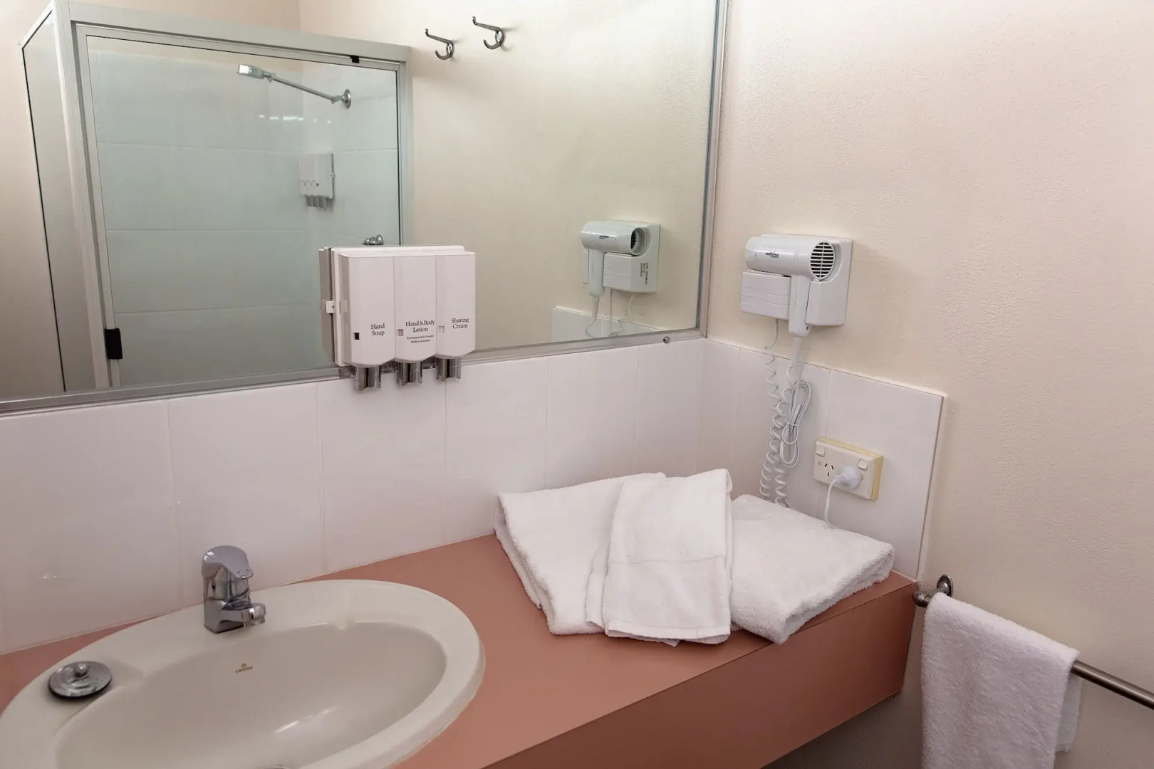 White Lace Motor Inn