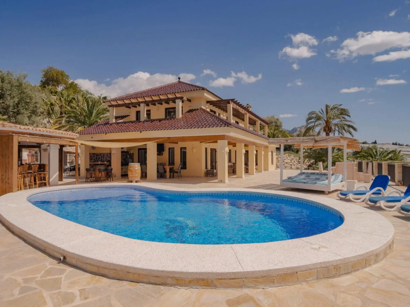 Serene Holiday Home in Callosa d' Ensarria with Private Pool