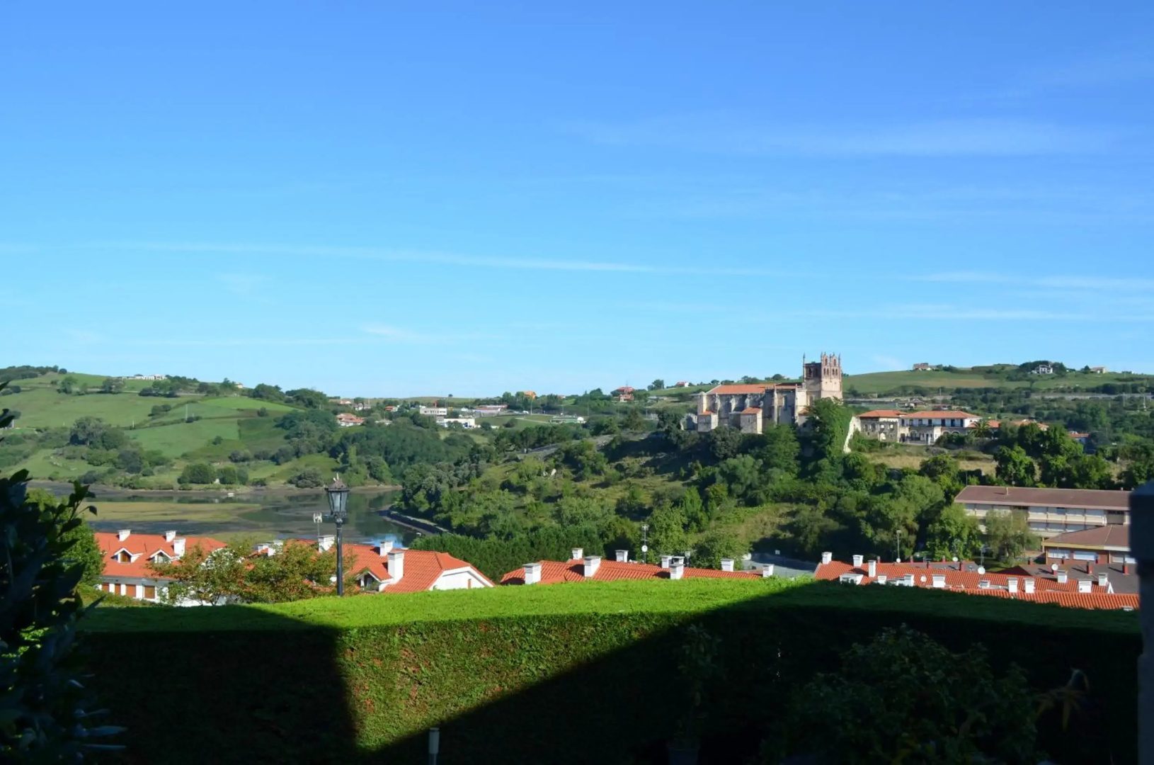 Chalet Las Calzadas - Jardín, parking y vistas increíbles