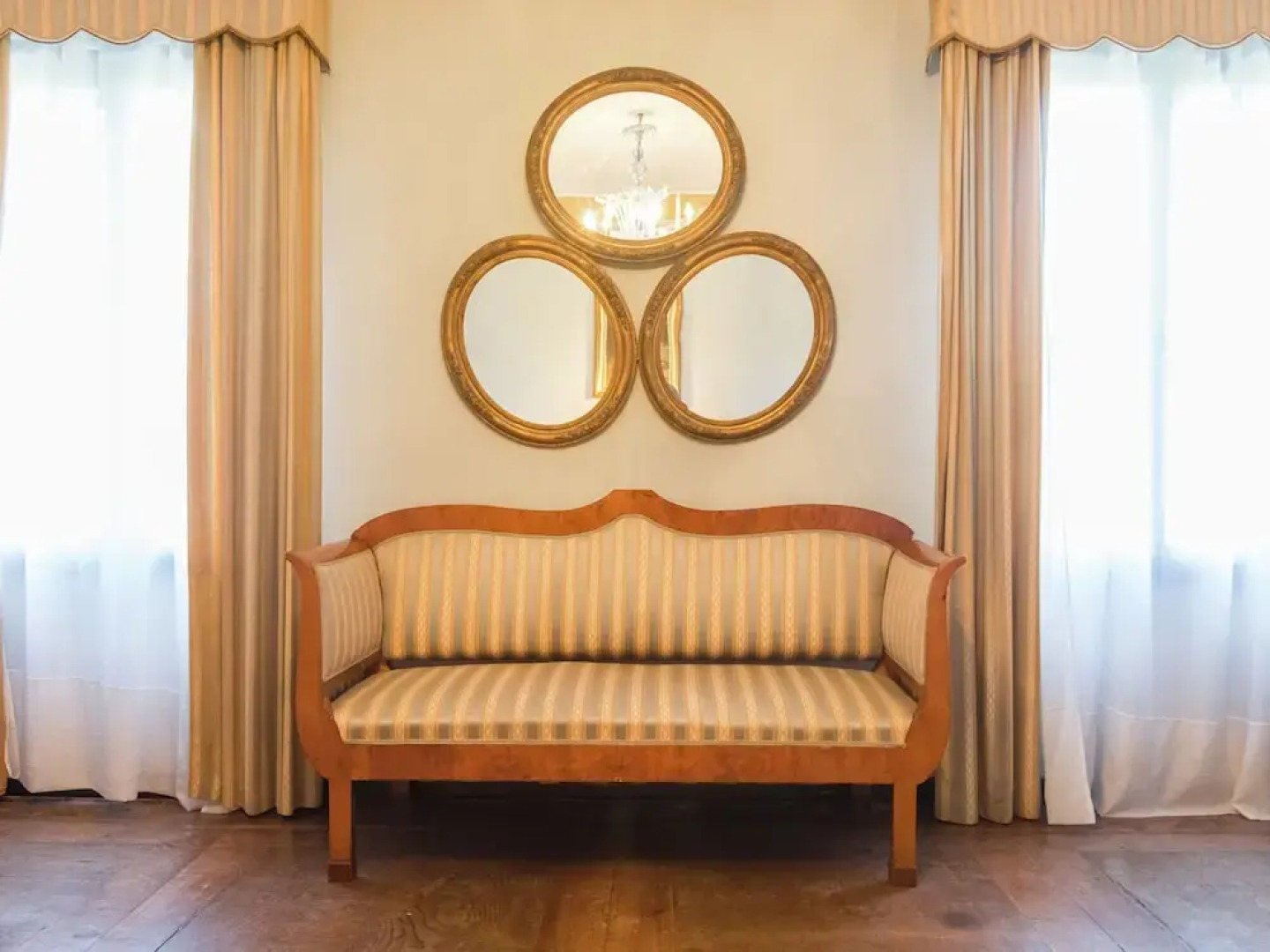 Luxurious Mansion in Crespignaga With Swimming Pool