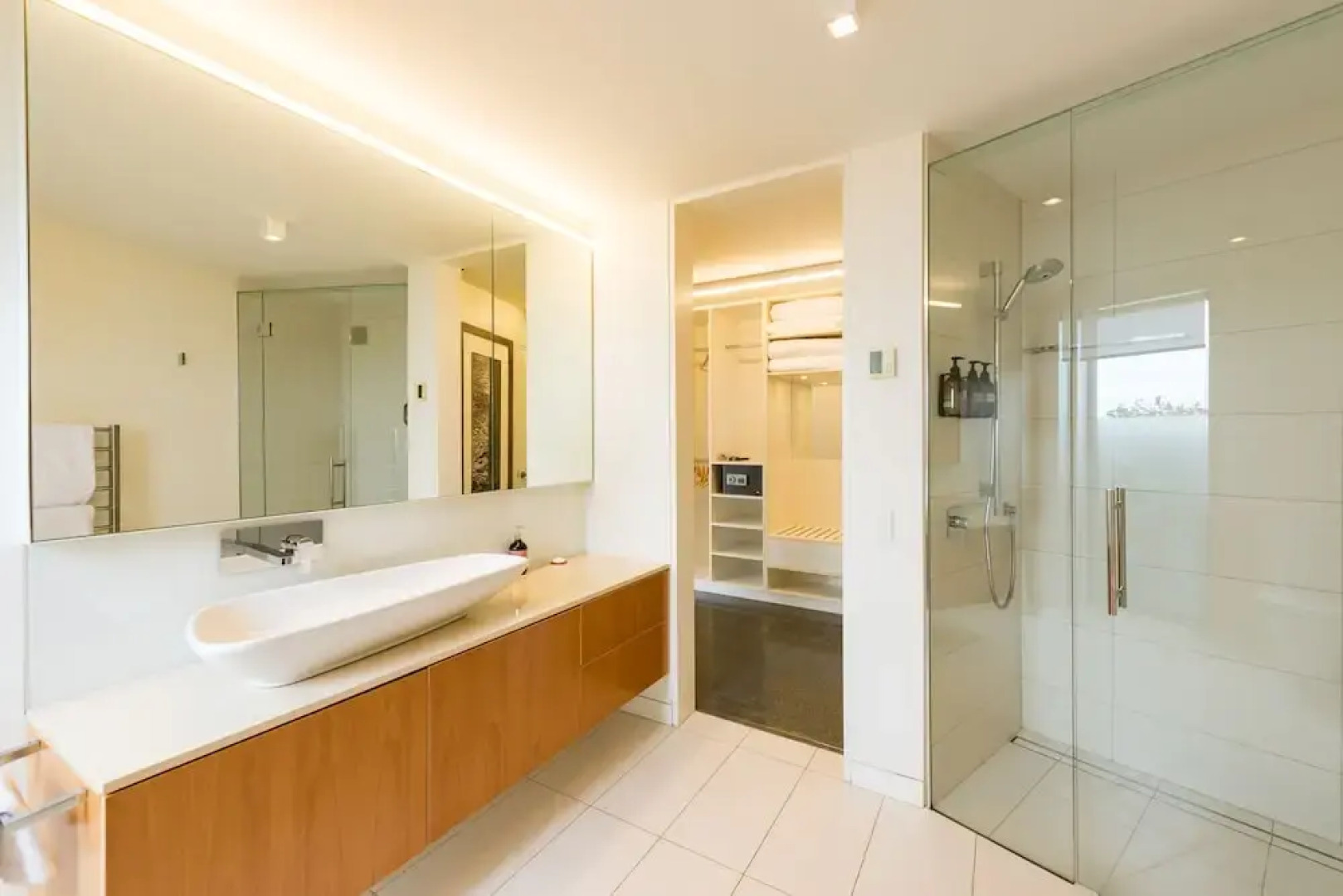 Golden Sand Beachfront Apartments