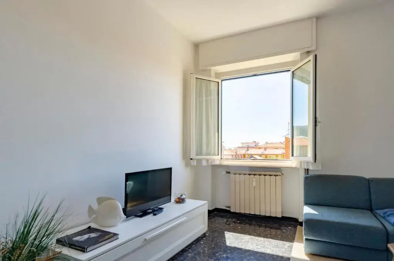 JOIVY Family Flat W/Terrace & Parking Near Beach