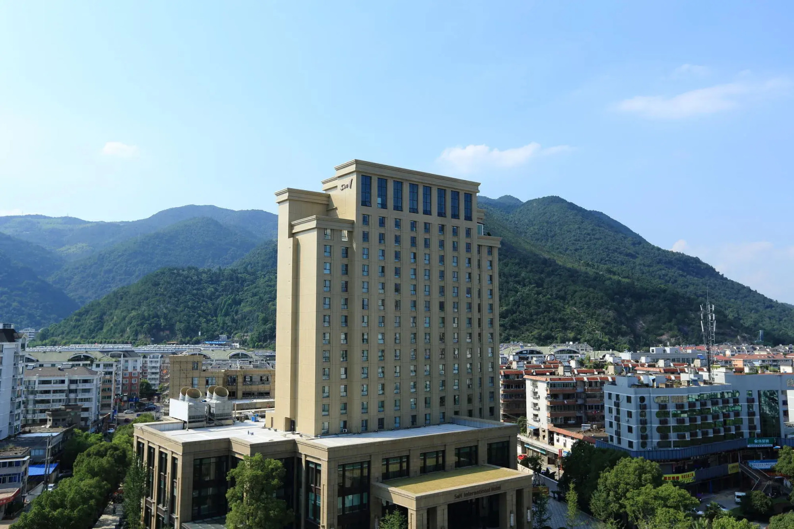 S & N International Hotel Linhai