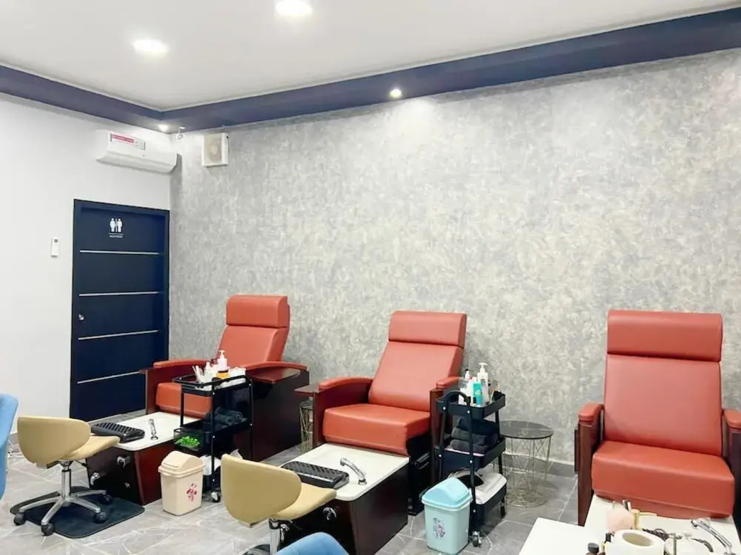 Colony Club Resort & Casino (The old Palm Spring Resort)