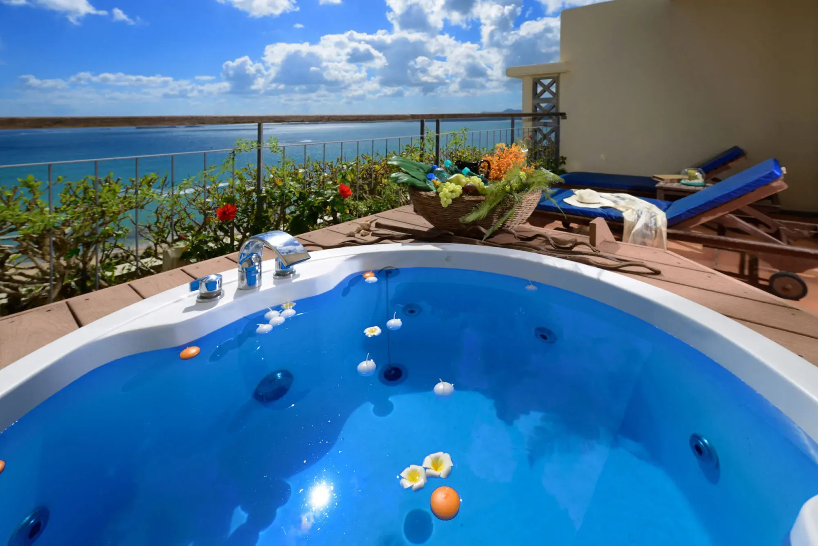 Kanucha Bay Hotels & Villas