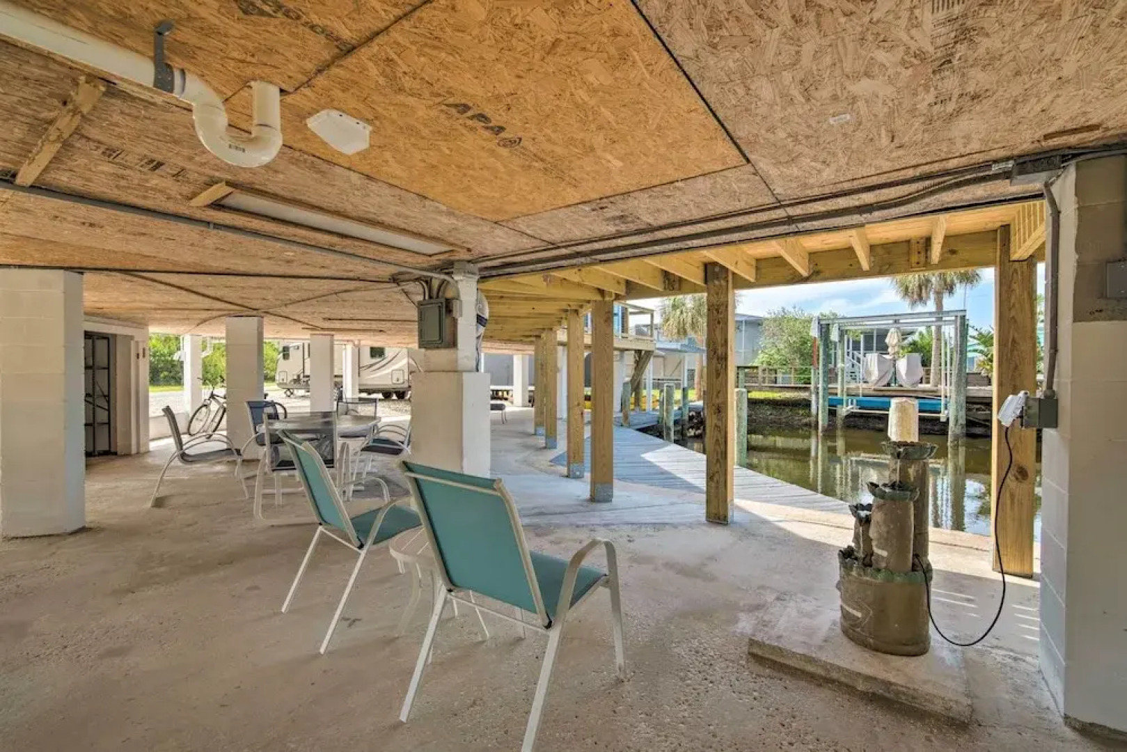 Remodeled Retreat on Homosassa River Canal!