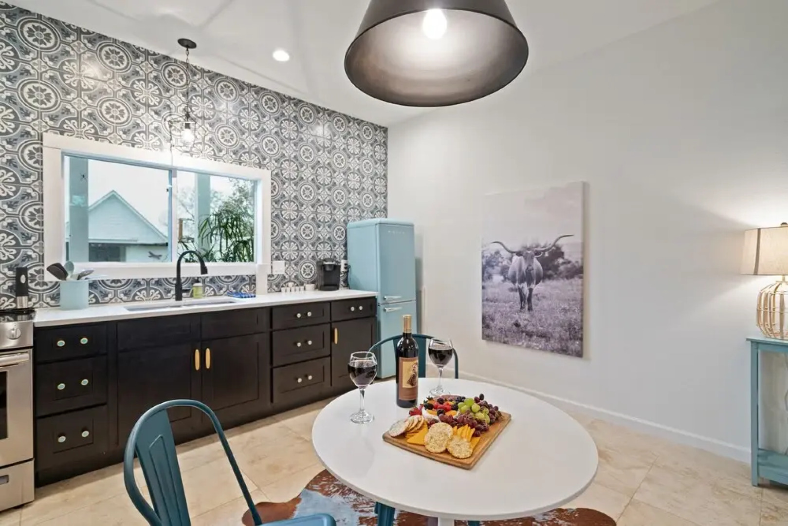 Luxury Home With Firepit Just 1mi to Arrowhead Vineyard