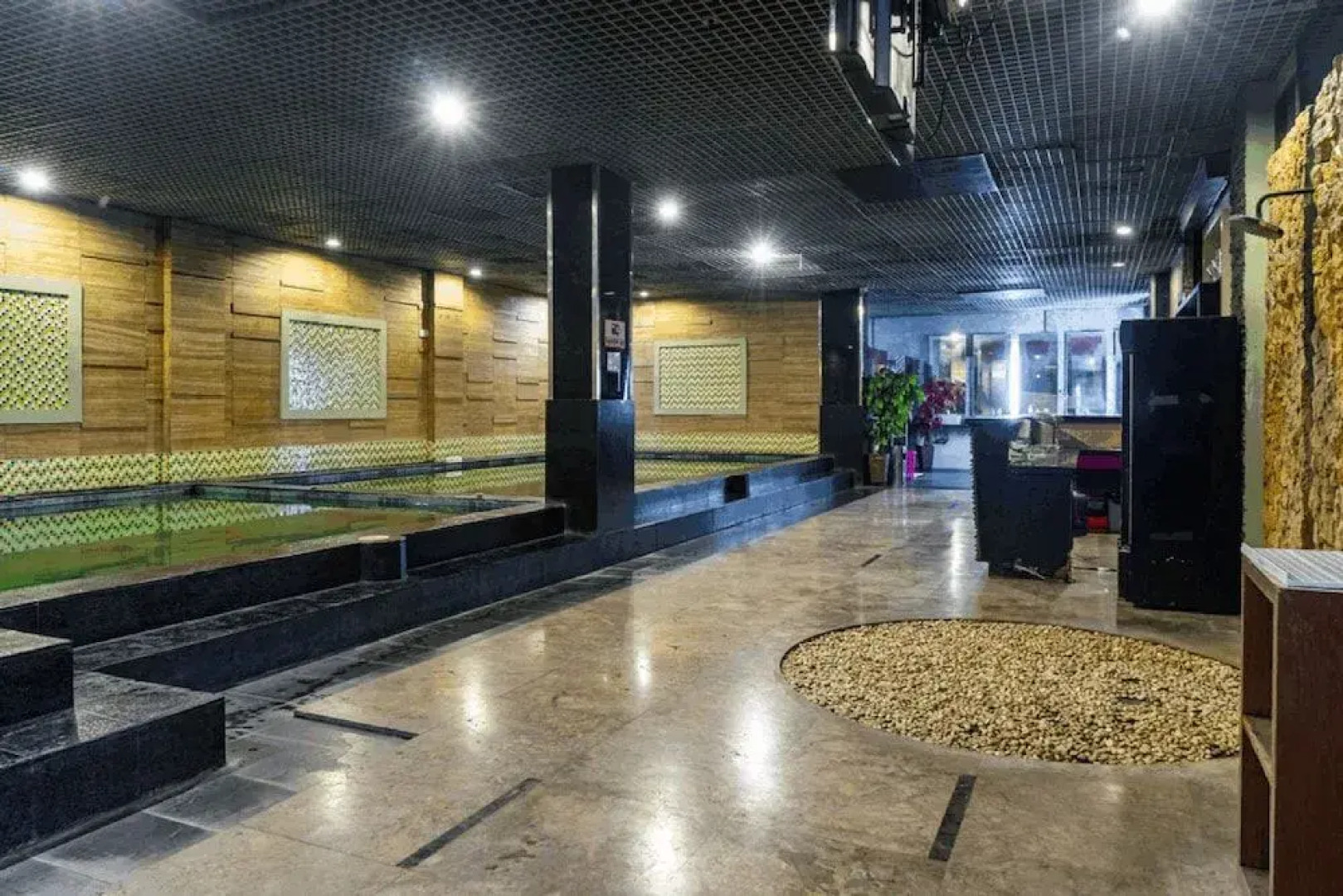 RedDoorz Plus near Chadstone Mall