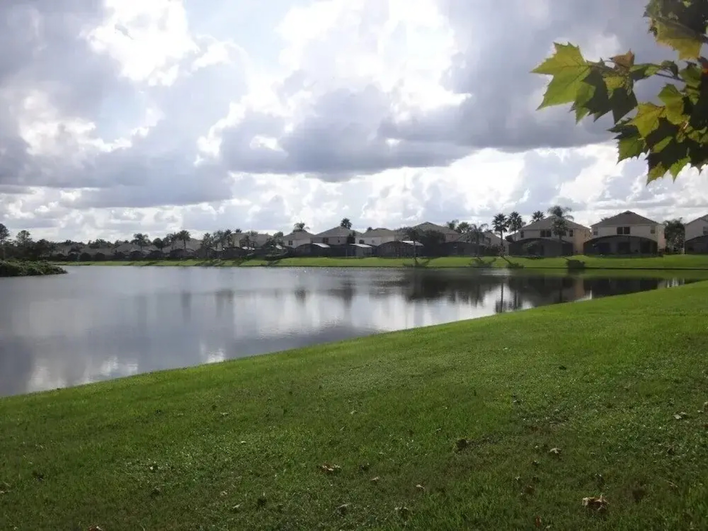 Lake Berkley Lake Front Oasis - Three Bedroom Home