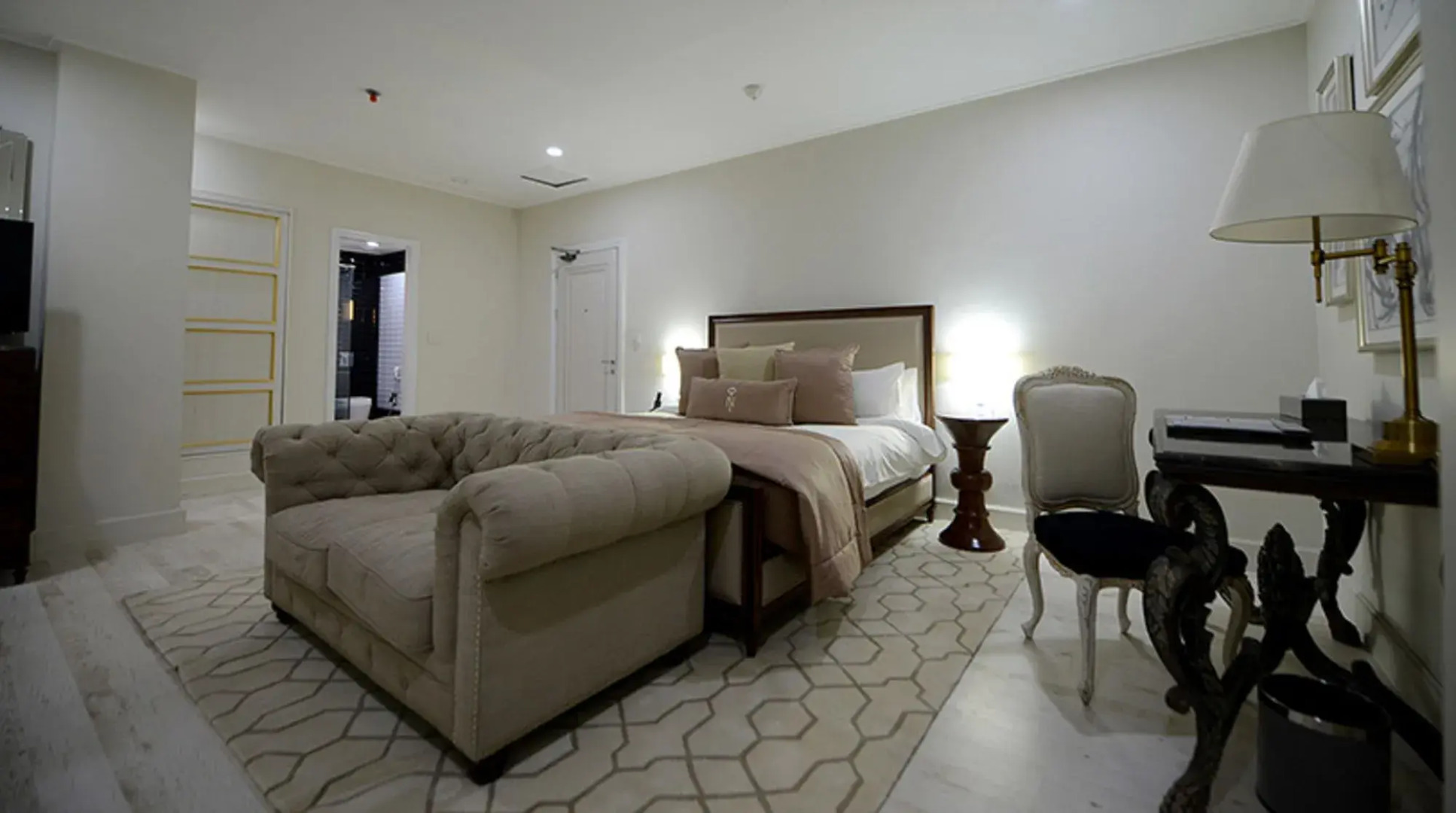 The Nishat Hotel Gulberg