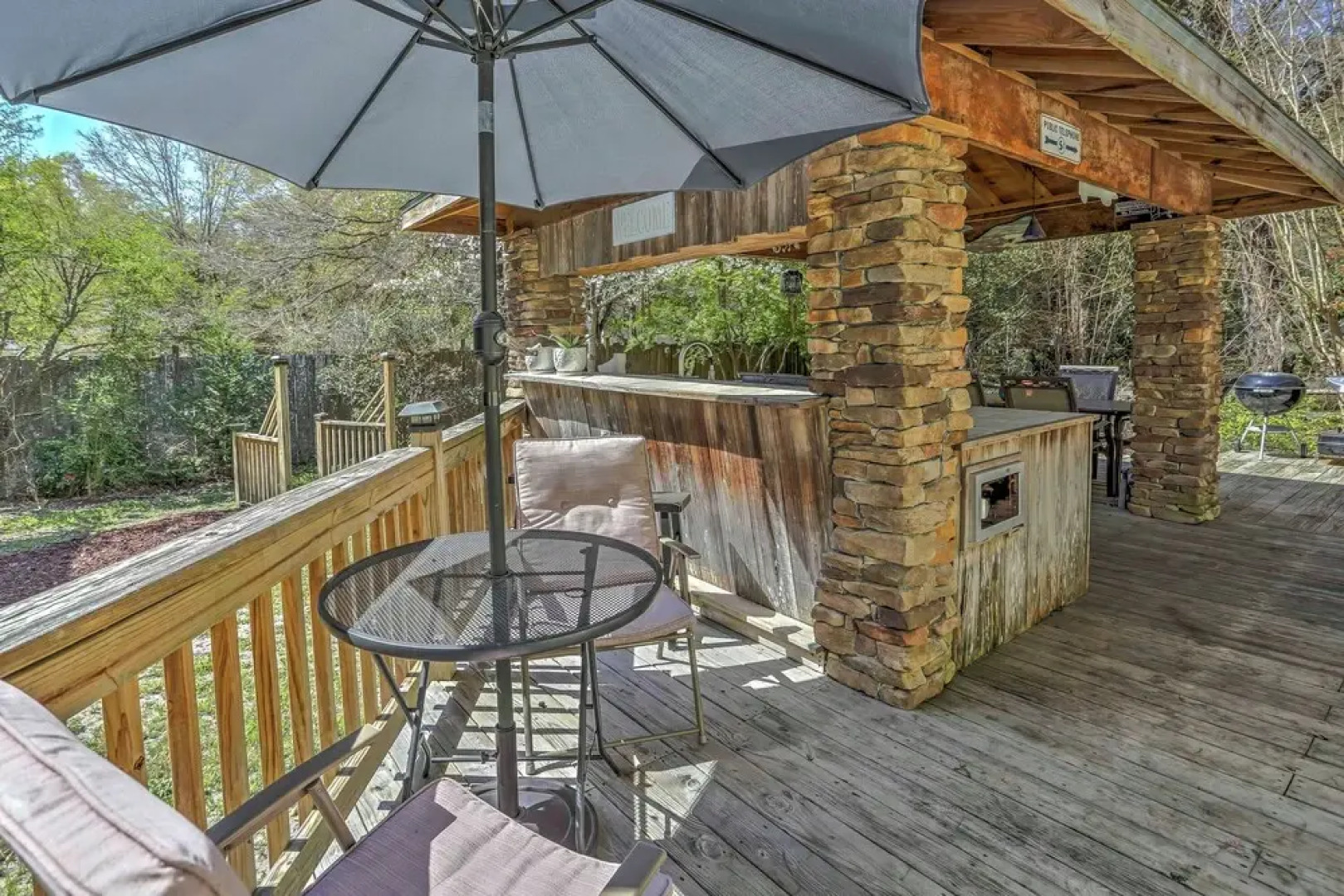 Ocean Isle Beach Studio w/ Patio - 1 Mi to Pier!