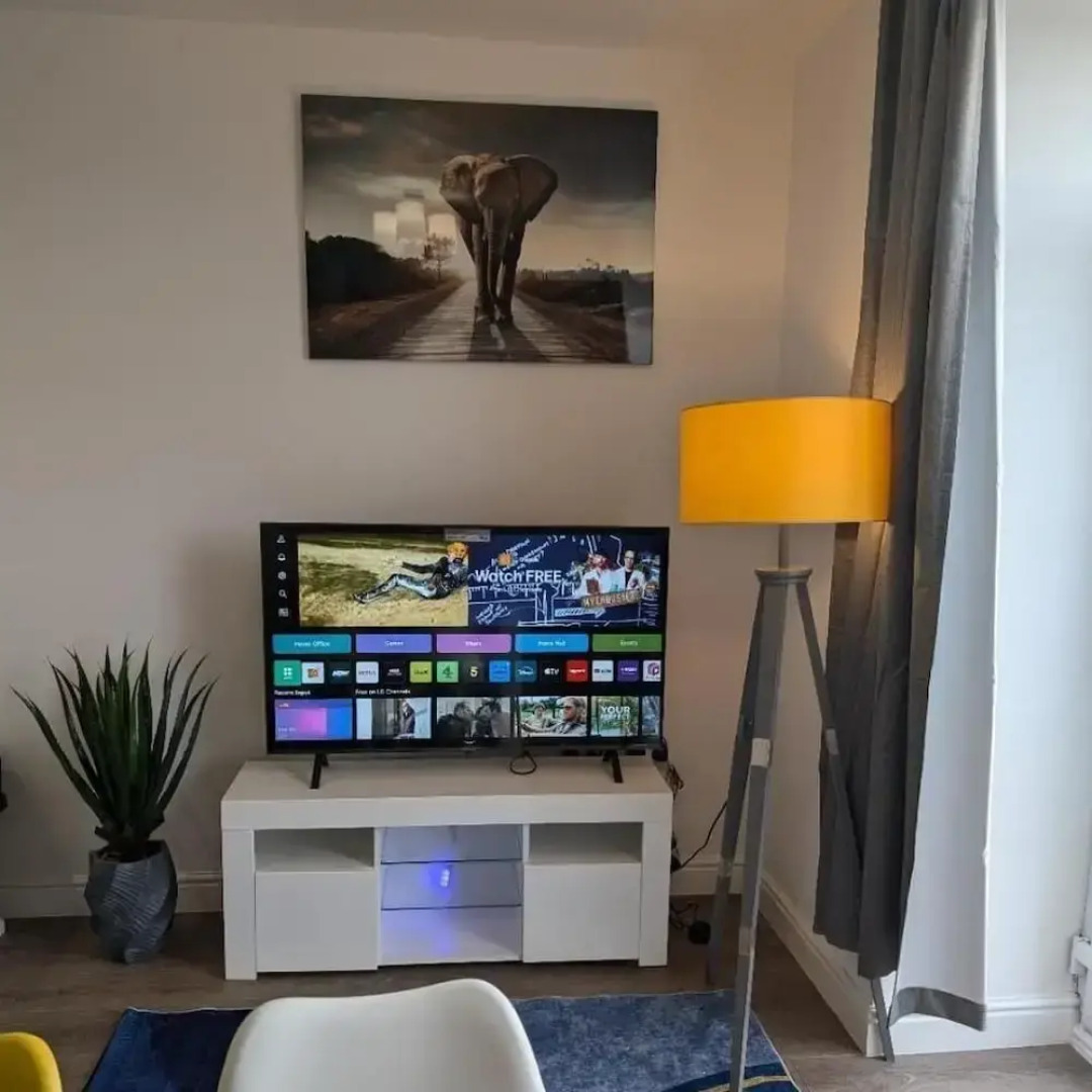 Rugby - Apartment - Sleeps 4 - Parking