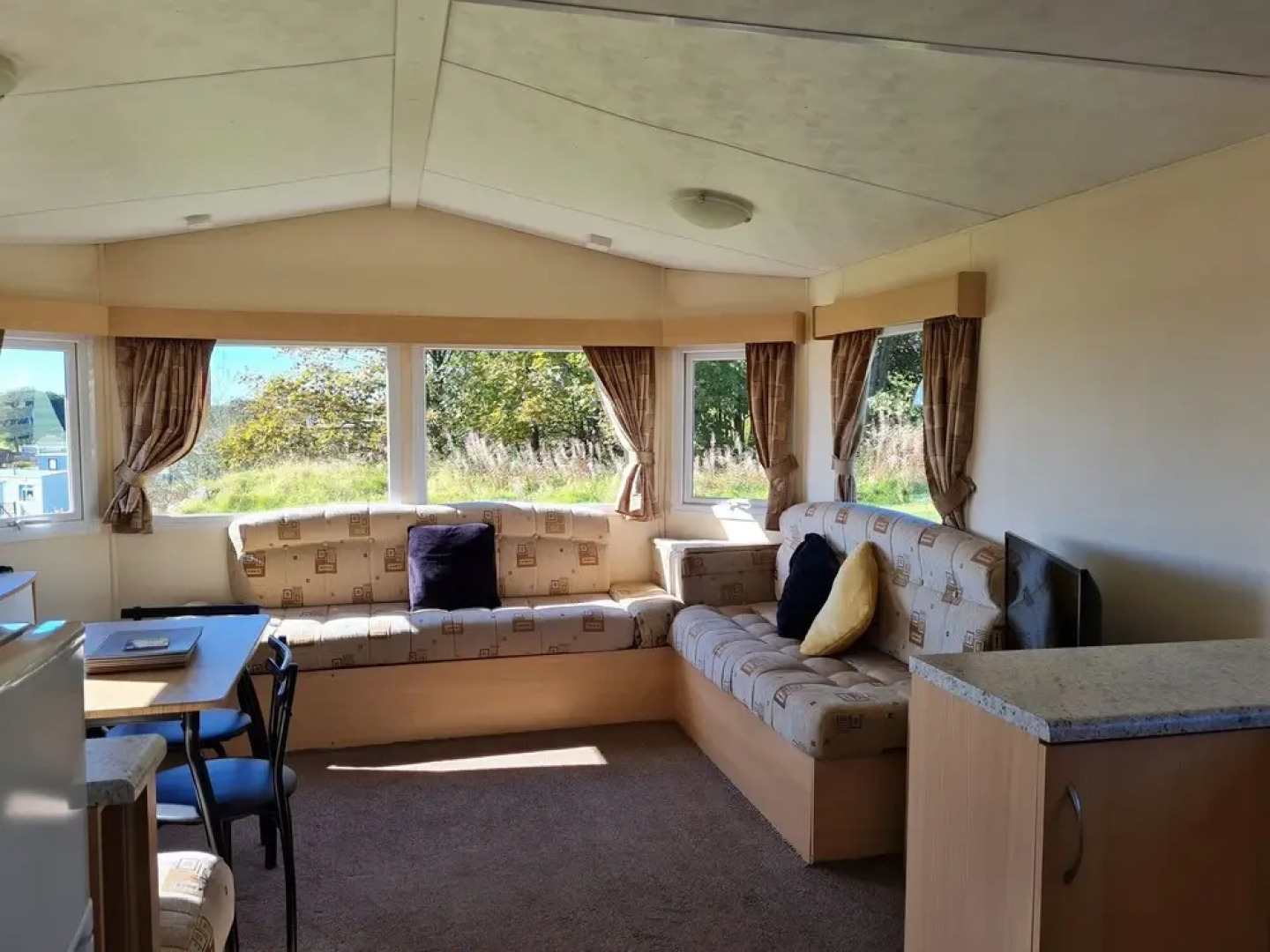 Stunning 3 Bedroom Caravan With Amazing Views
