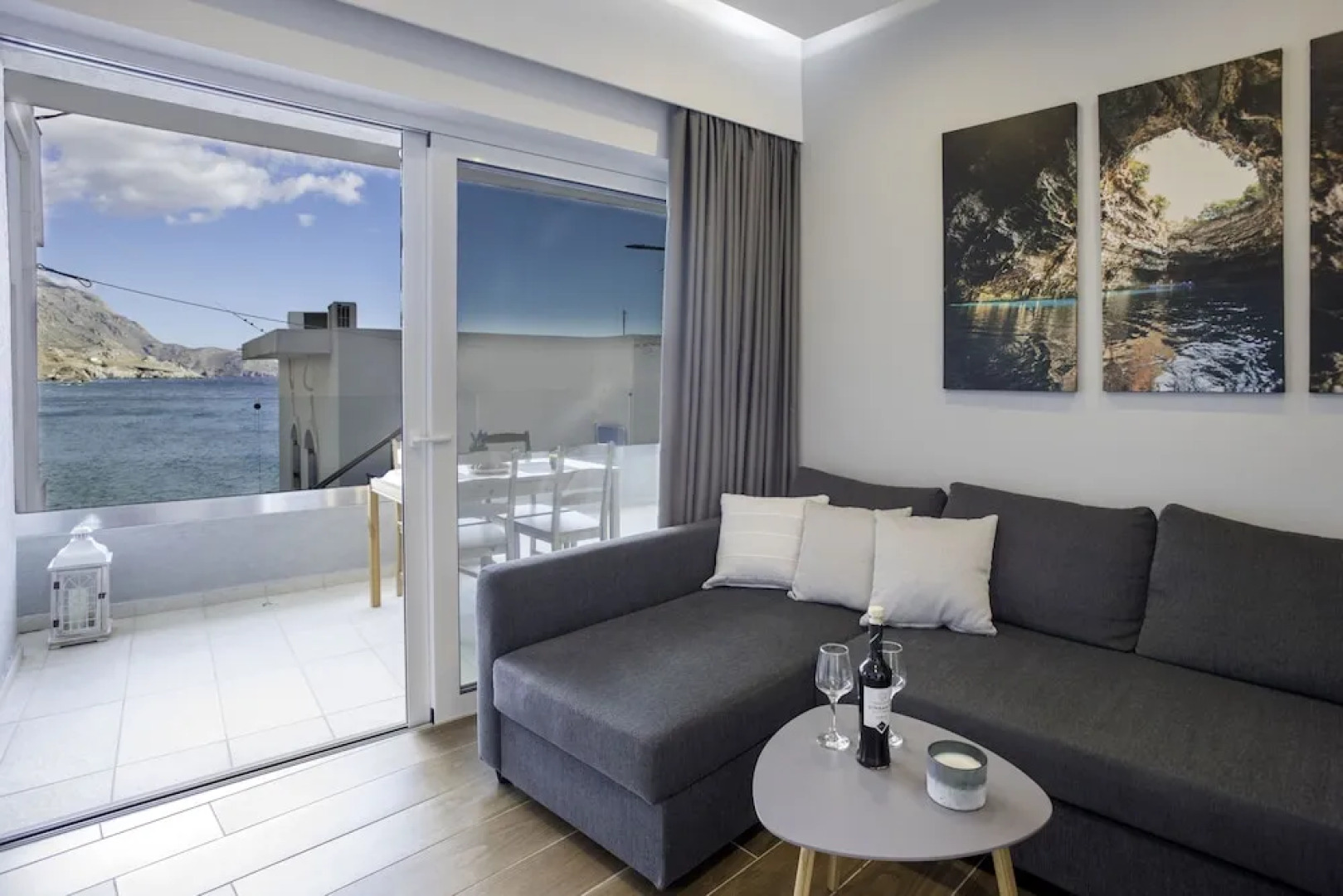 Relaxed Seaside Living, Tris Ekklisies - Sleeps 4