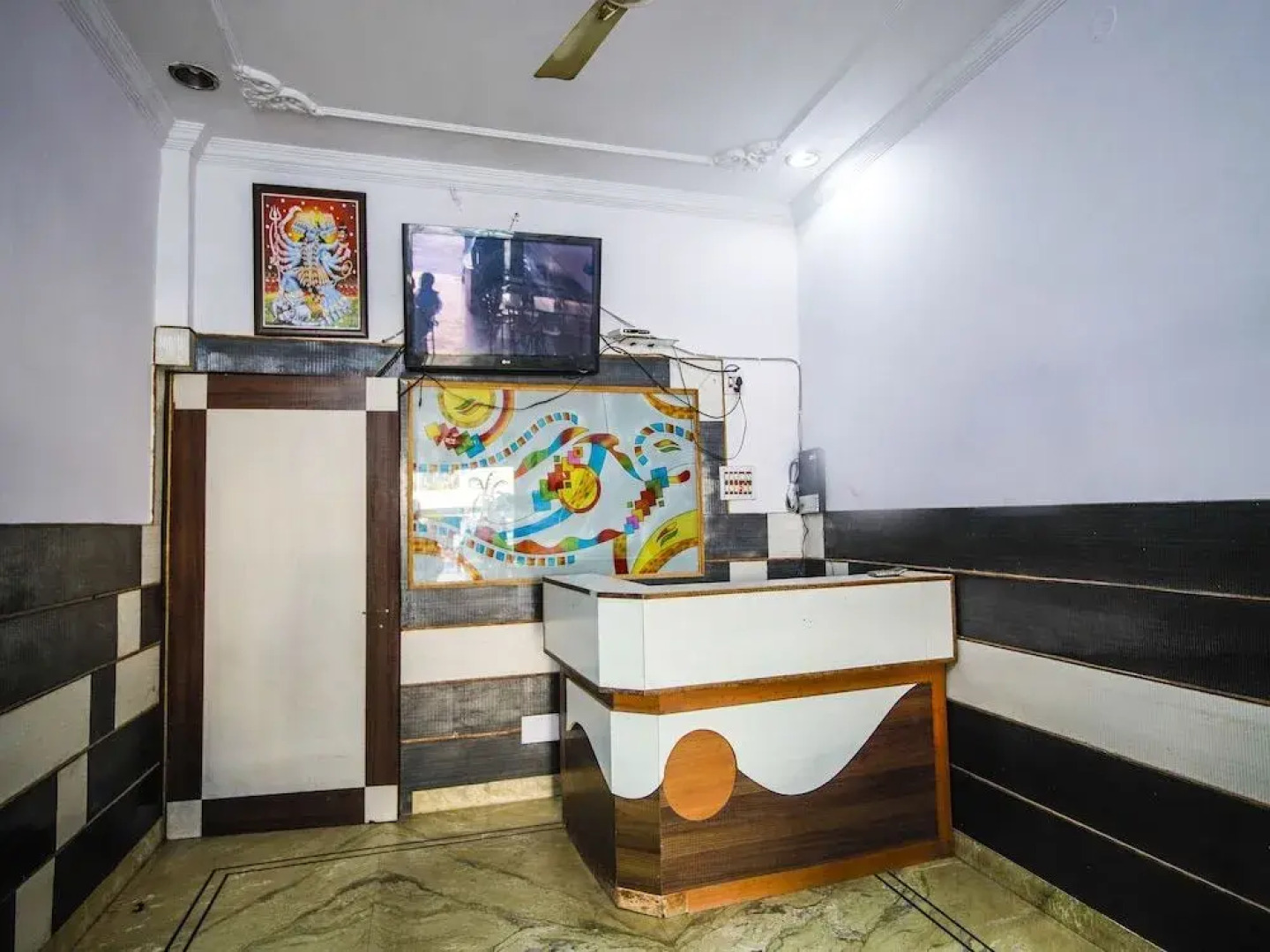 OYO 24753 Hotel Preet