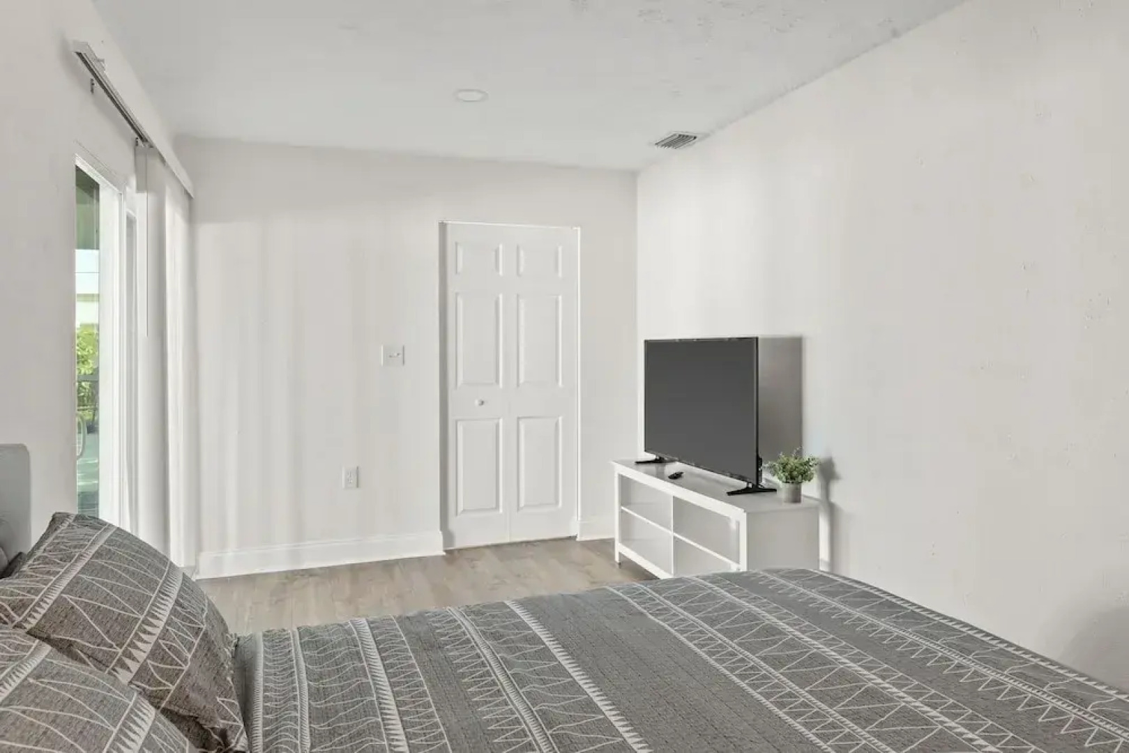 Sunny Palmetto Oasis: 4br Home With Private Pool 4 Bedroom Home by RedAwning