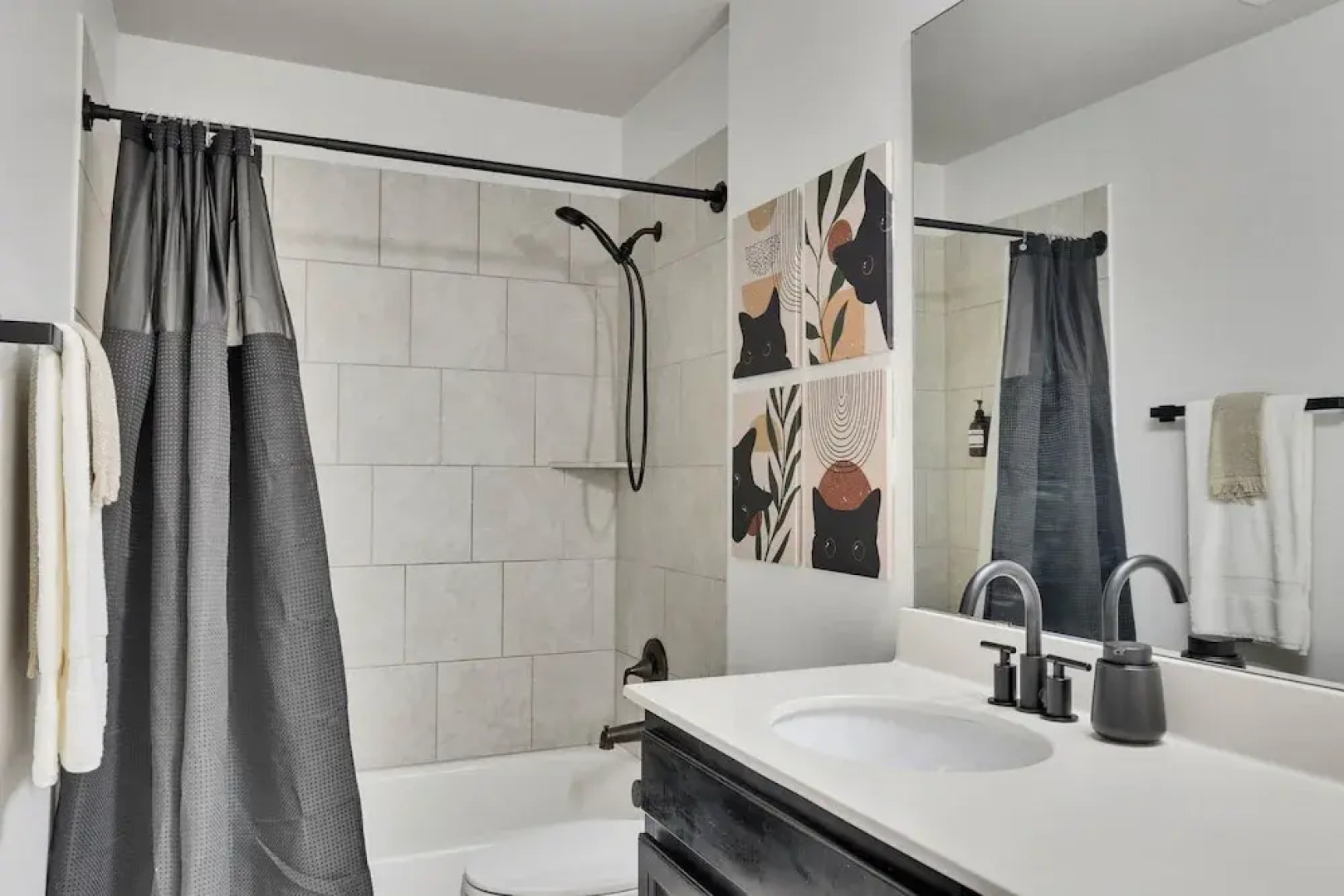 Luxury 4BR 2 5BA Home EV Charger Pool Access