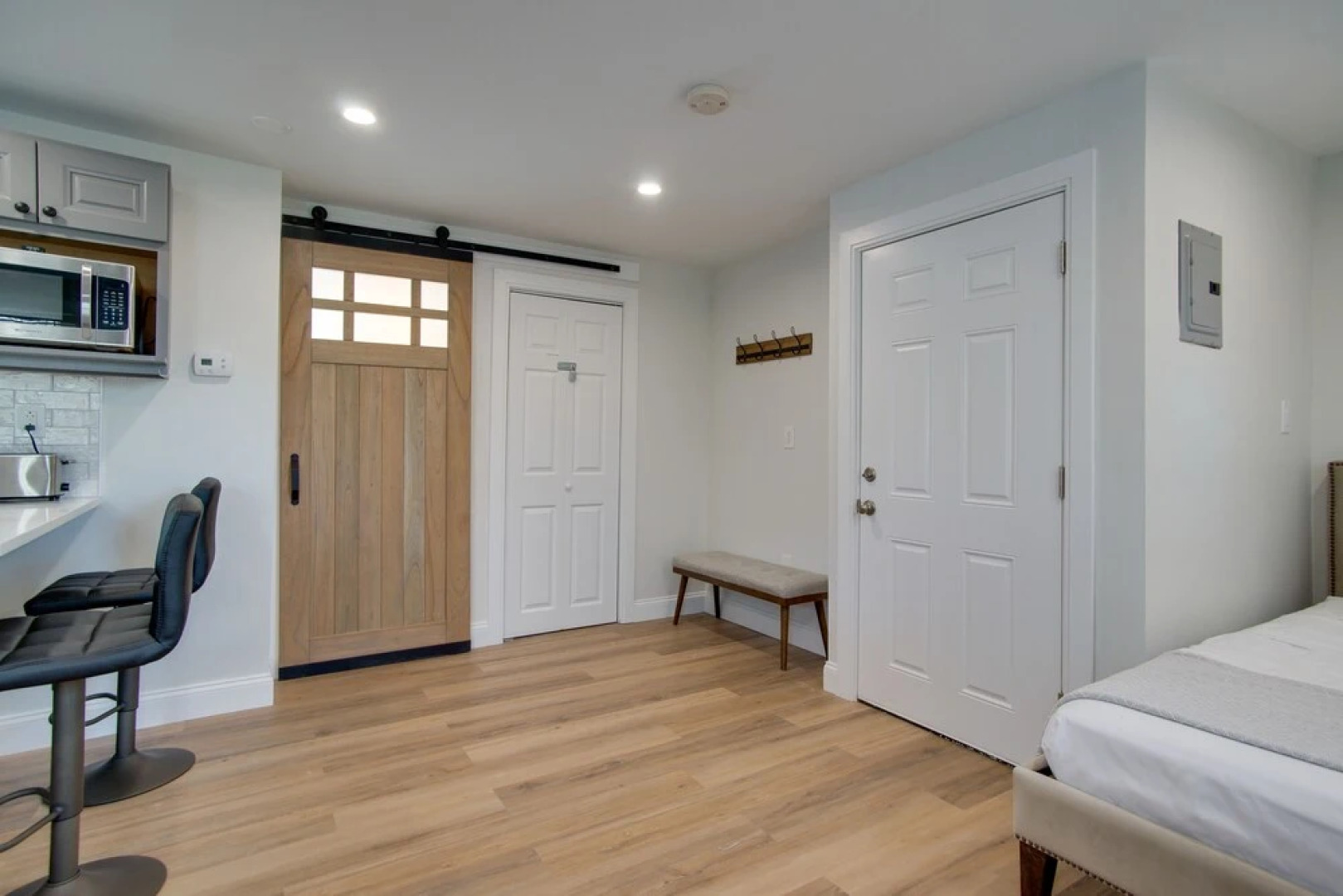 Cozy Falmouth Studio ~ 2 Mi to Beach & Dining