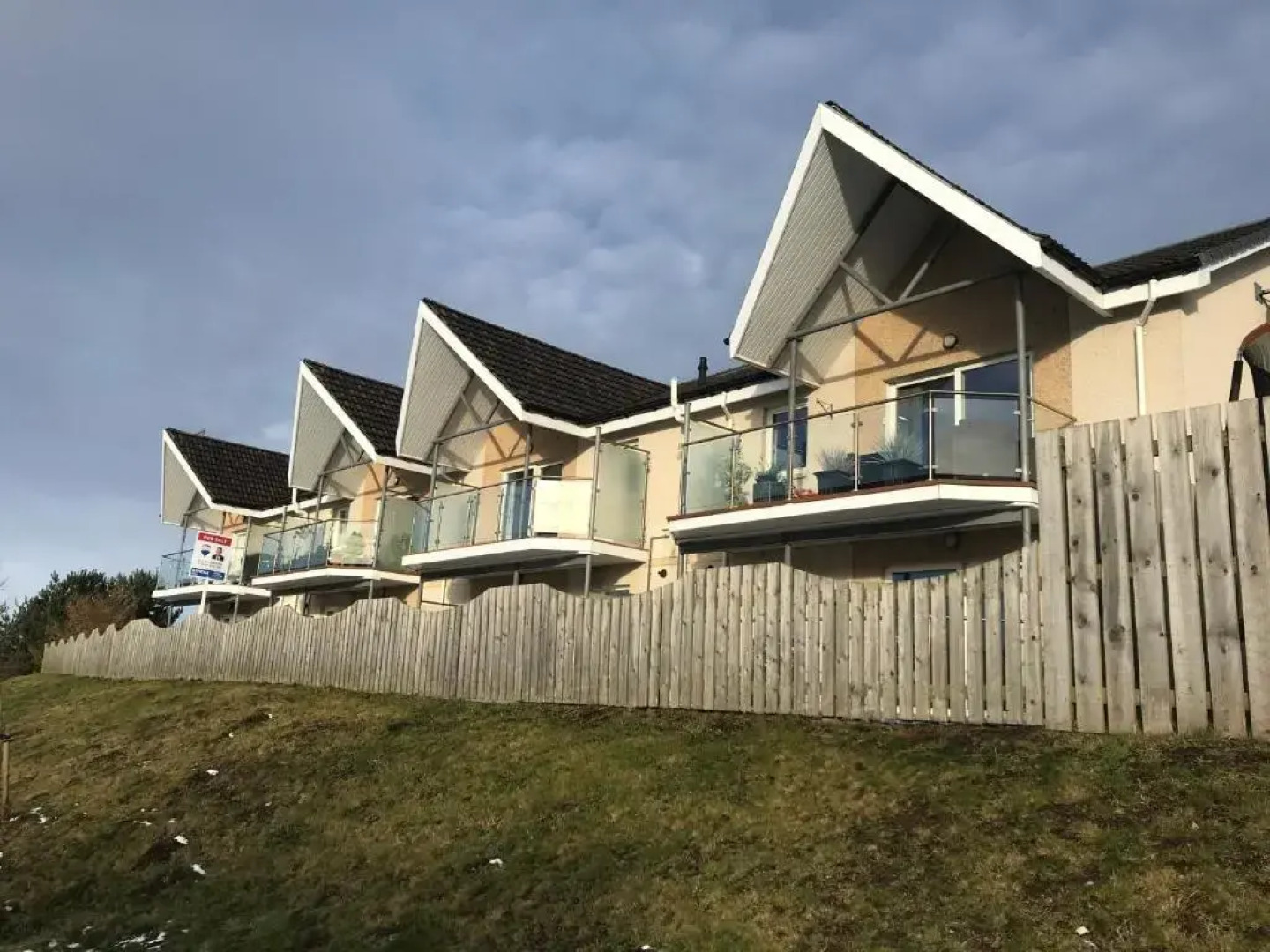 The Duplex Nairn- Spacious 3 Bedroom with sunny balcony