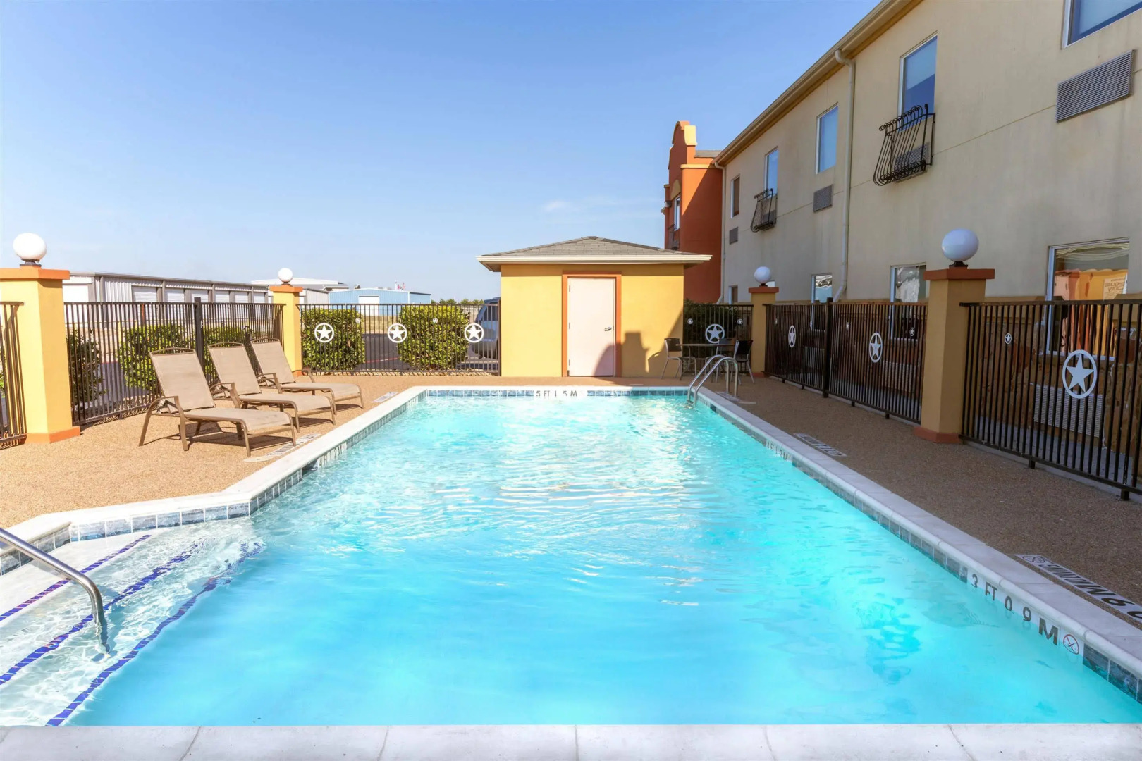 Lone Star Inn & Suites