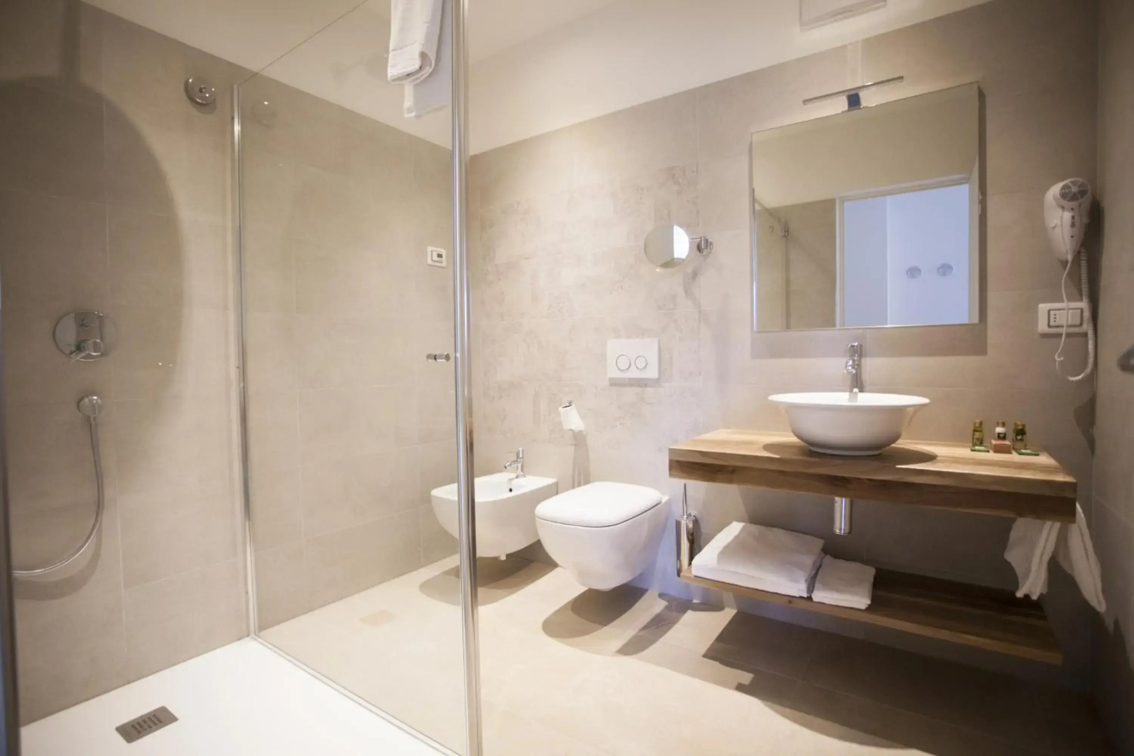 Villa Italia Luxury Suites and Apartments