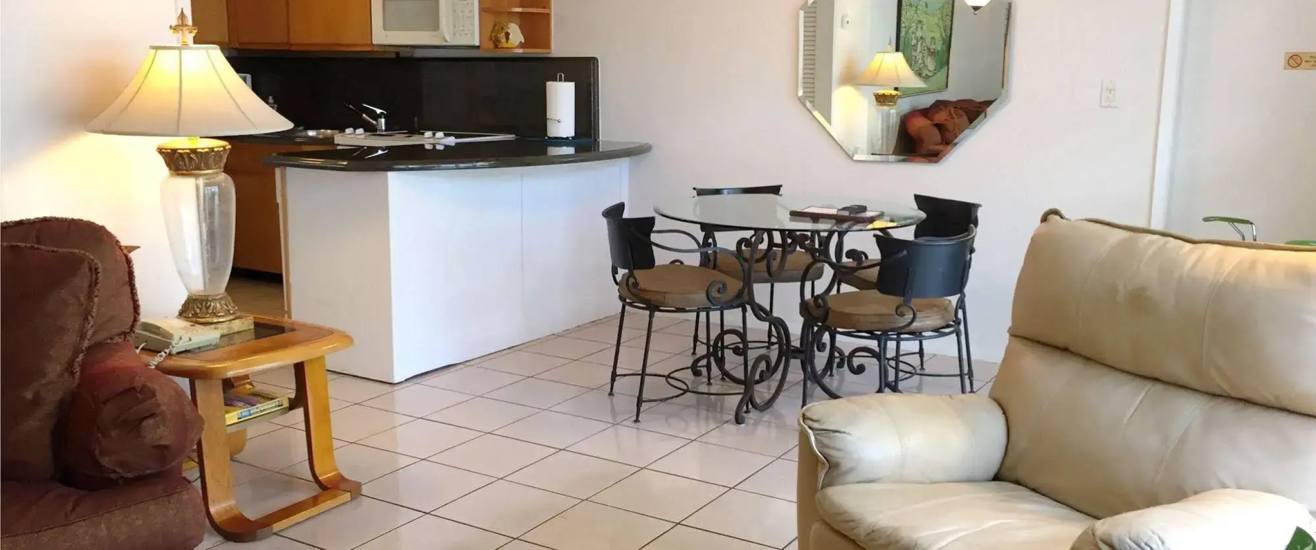 Manhattan Tower Apartment Hotel