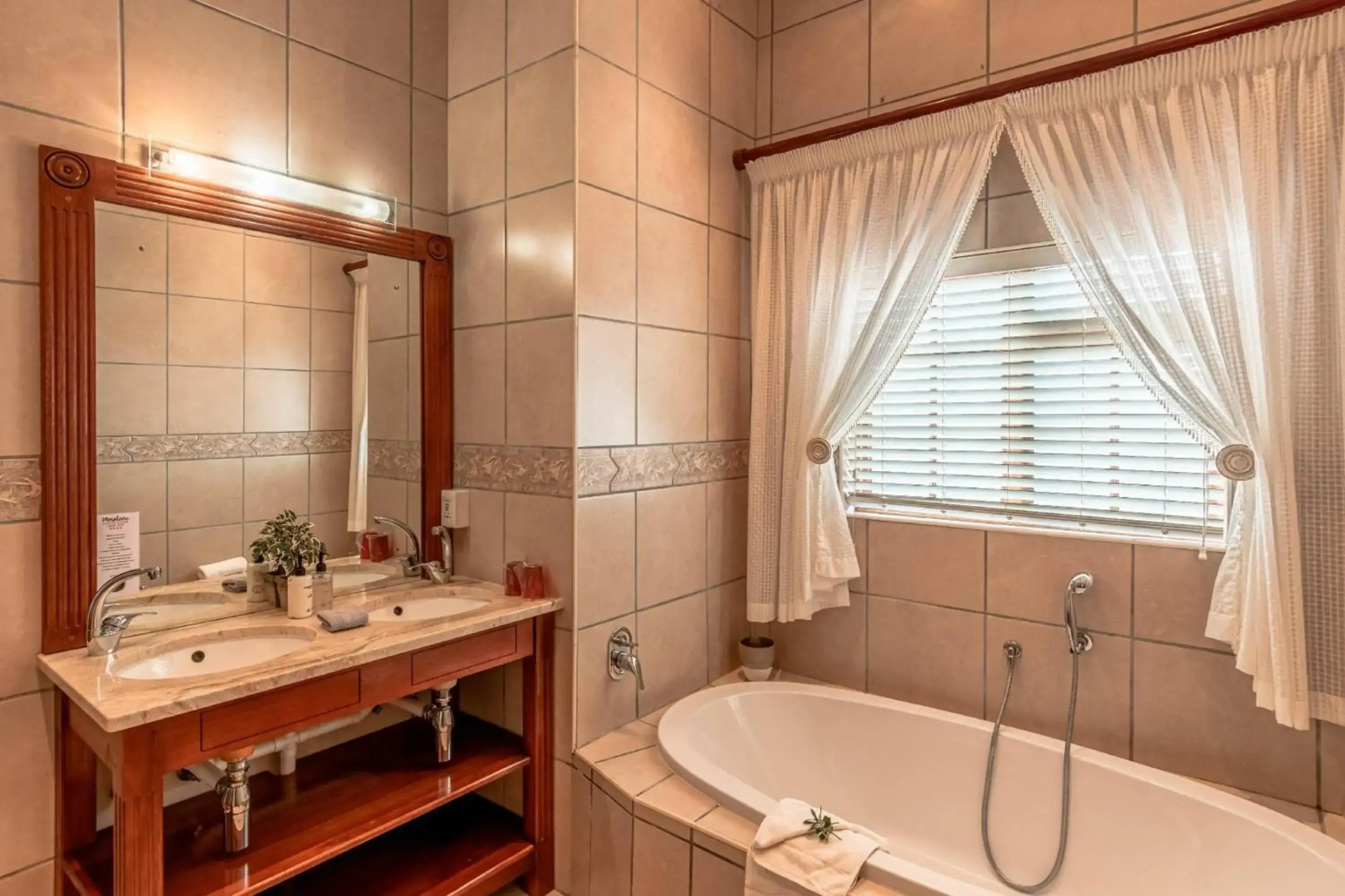Mooiplaas Guesthouse