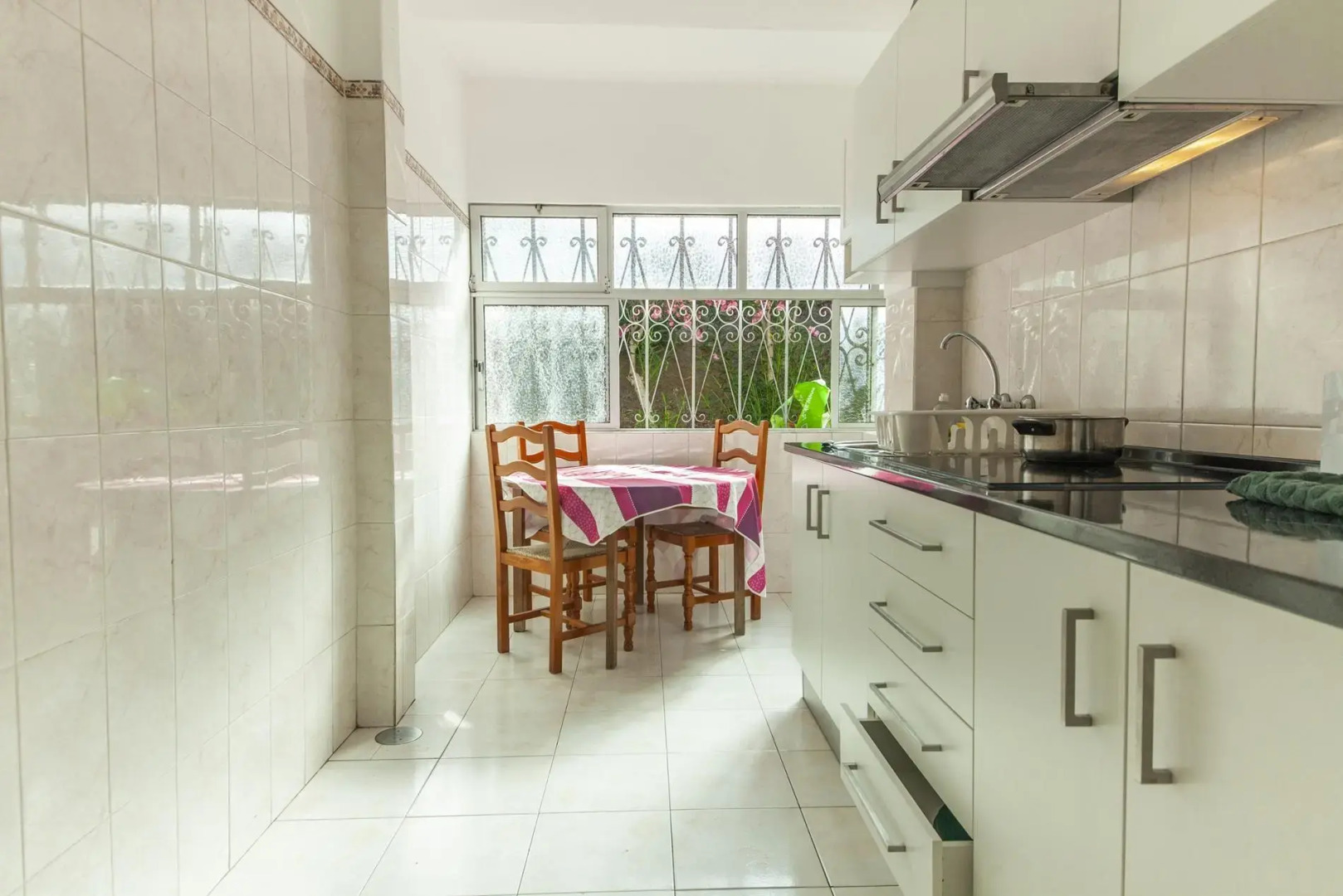B31 - Aquazul 2 Bed Flat