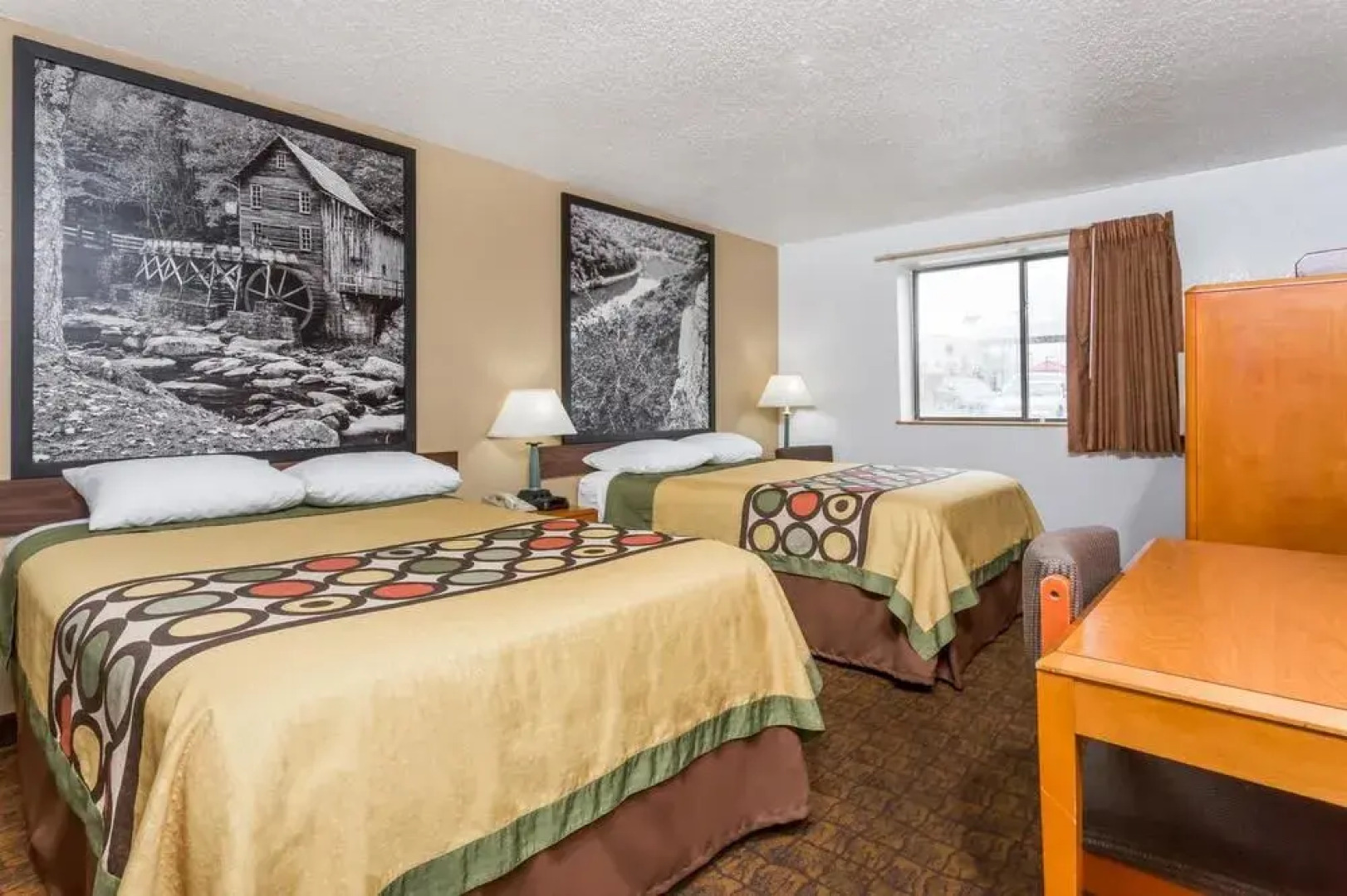 Super 8 by Wyndham Summersville/New River National Park